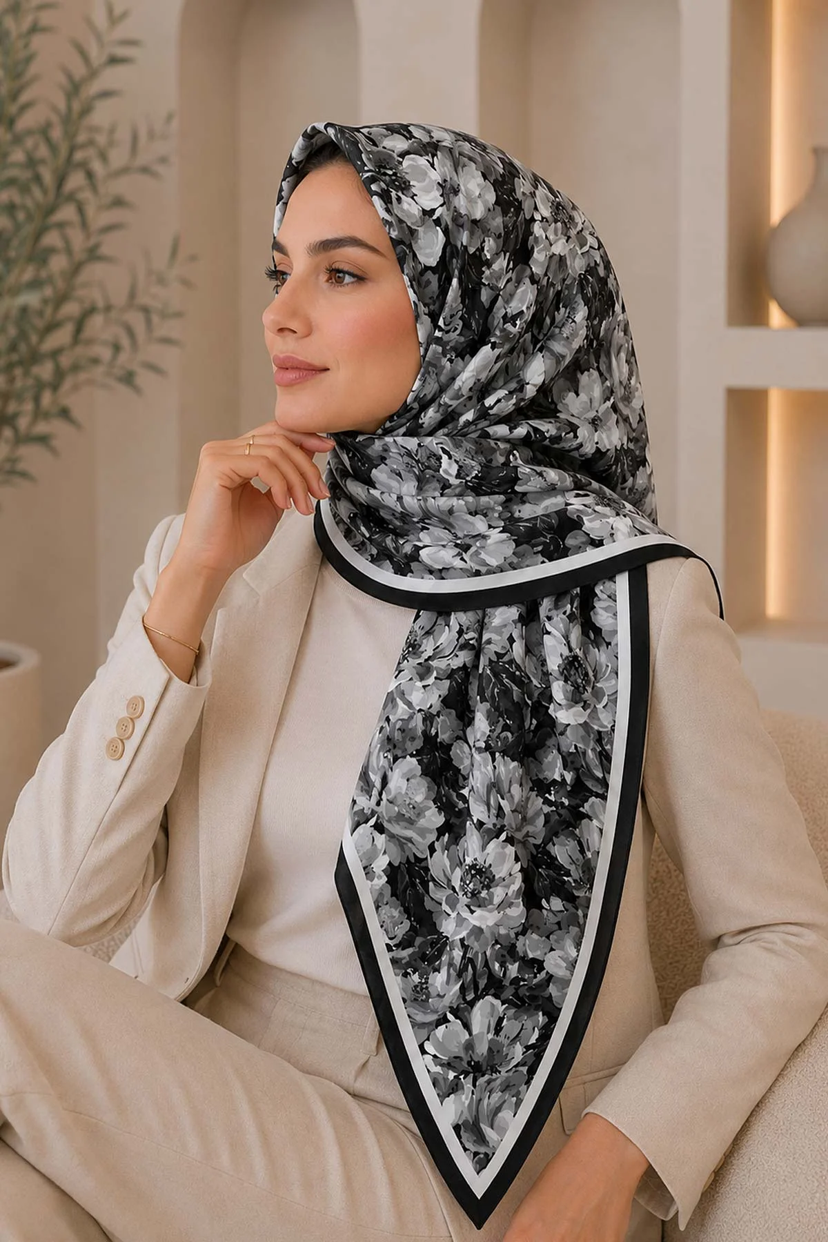 Siyah 95x95 Cm Dijital Baskılı Botanik Desen Soft Eşarp 473301