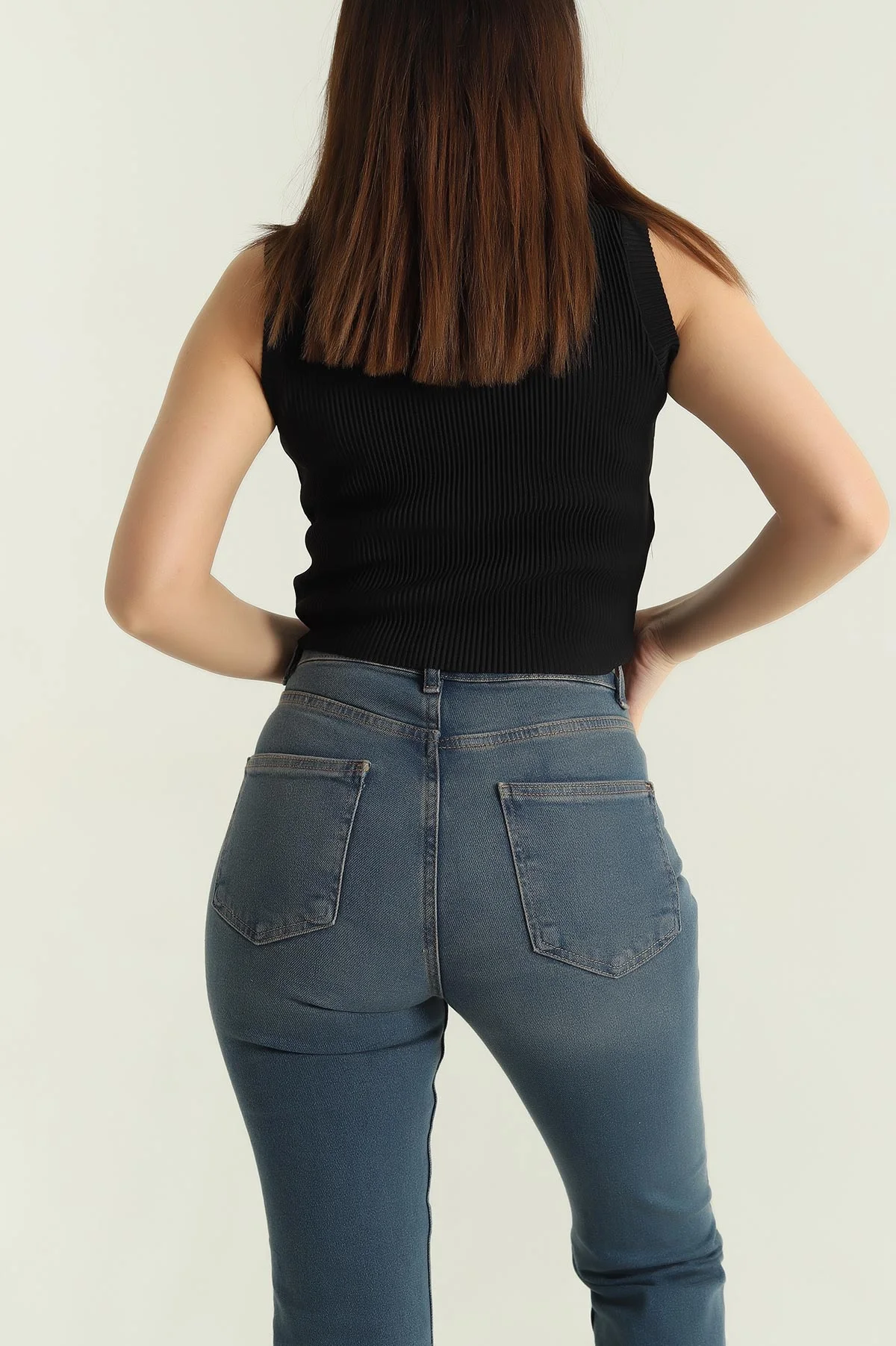 Siyah Akordiyon Kumaş Kolsuz Tişört 334147