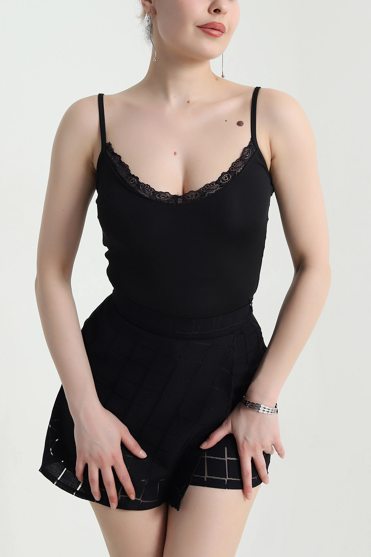 Siyah Askılı Dantelli Dalgıç Kadın Bluz 455385