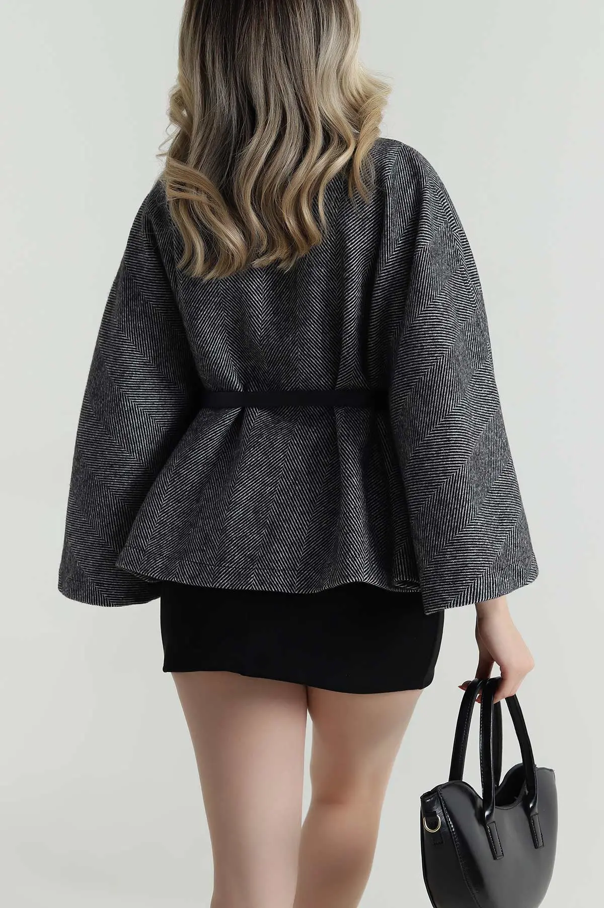 Siyah Balıksırtı Kemerli Kadın Kaşe Panço 486087