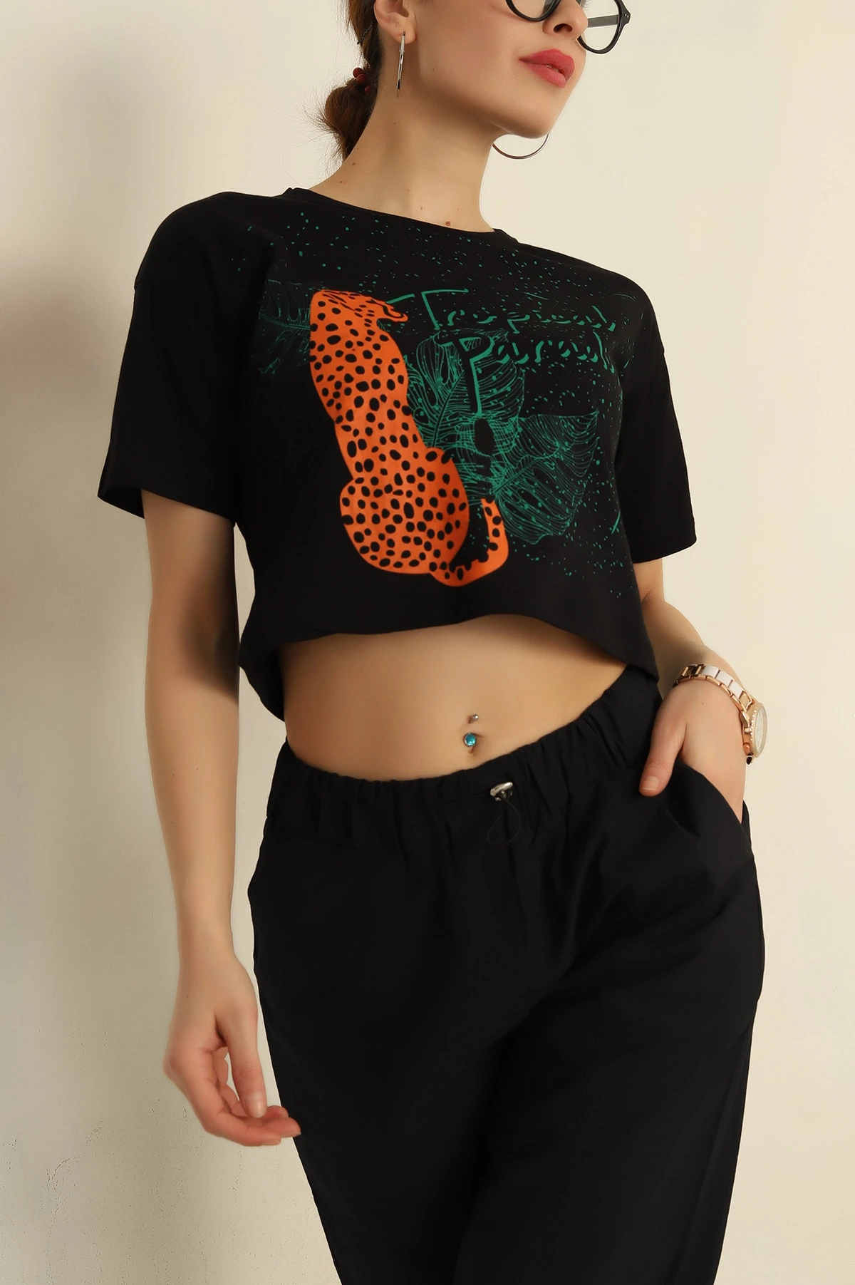 Siyah Baskılı Bayan Crop Tişört 254779