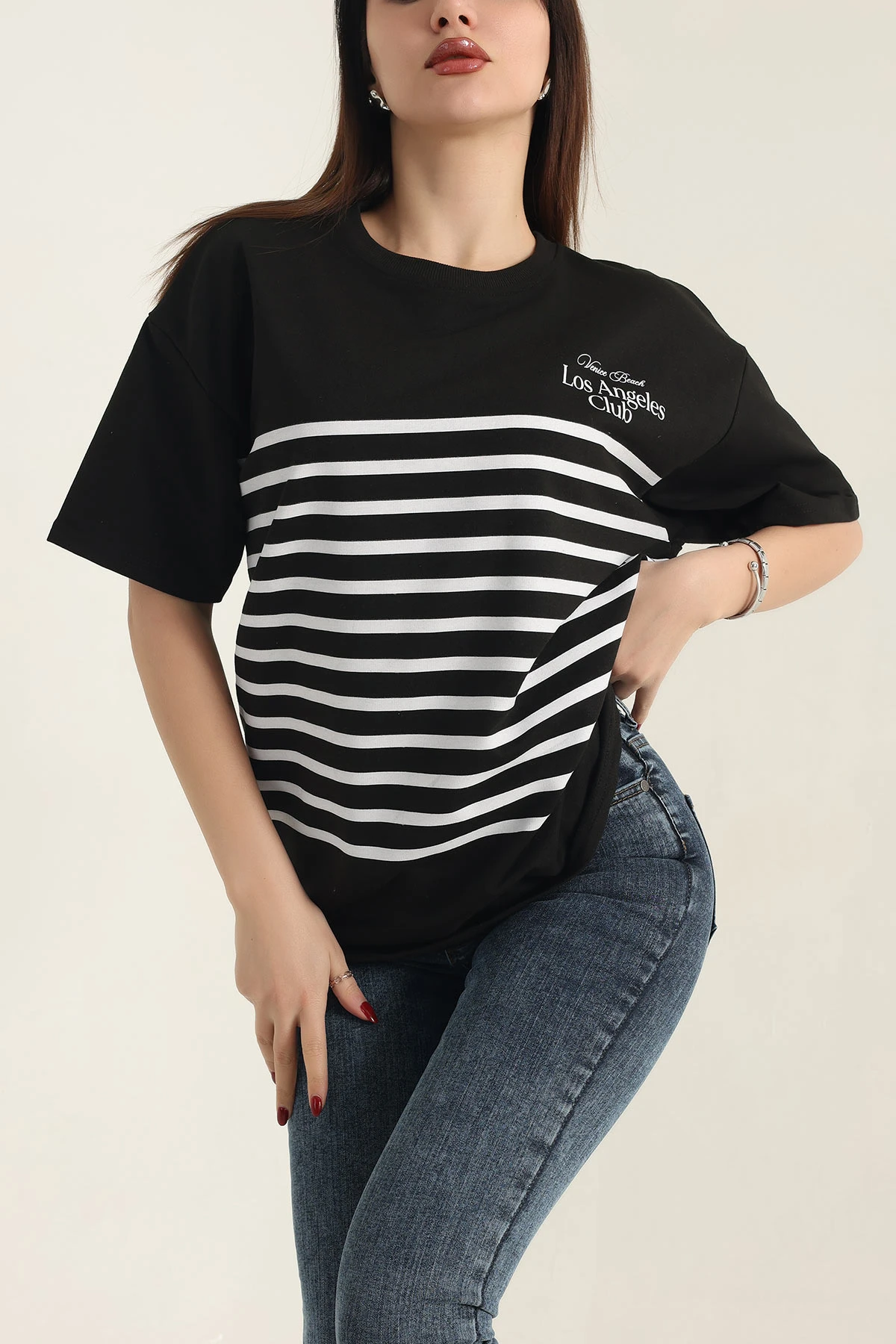 Siyah Baskılı Bisiklet Yaka Oversize Bayan Tişört 337664