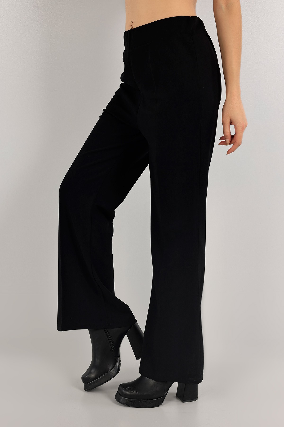 Siyah Beli Lastikli Bayan Pantolon 138573