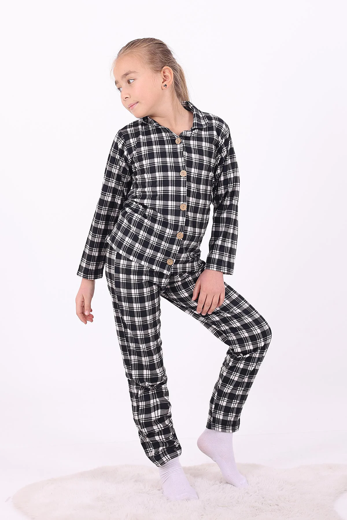 Siyah Beyaz (4-12 Yaş)Ekose Desenli Düğmeli Kız Çocuk Pijama Takımı 329812