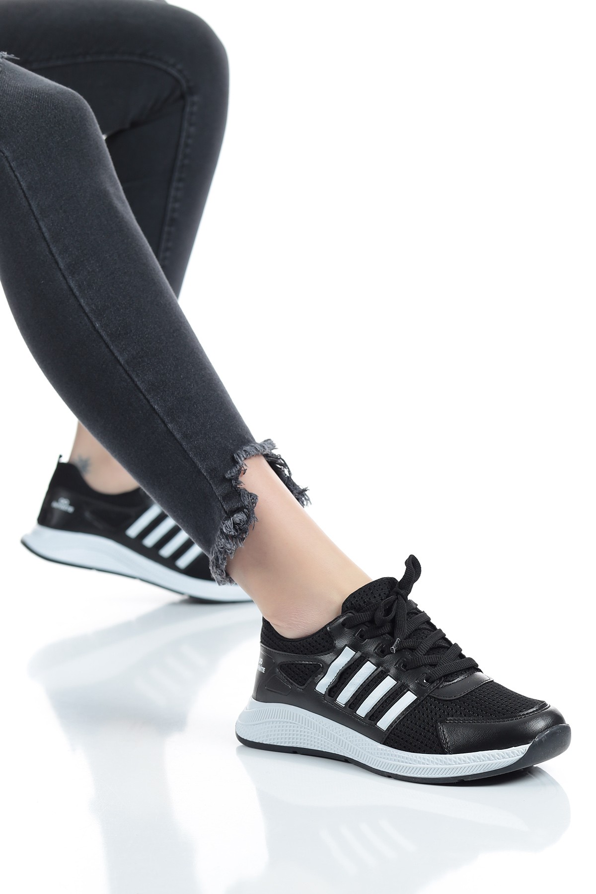 Siyah Beyaz Bağcıklı Spor Ayakkabı 149846