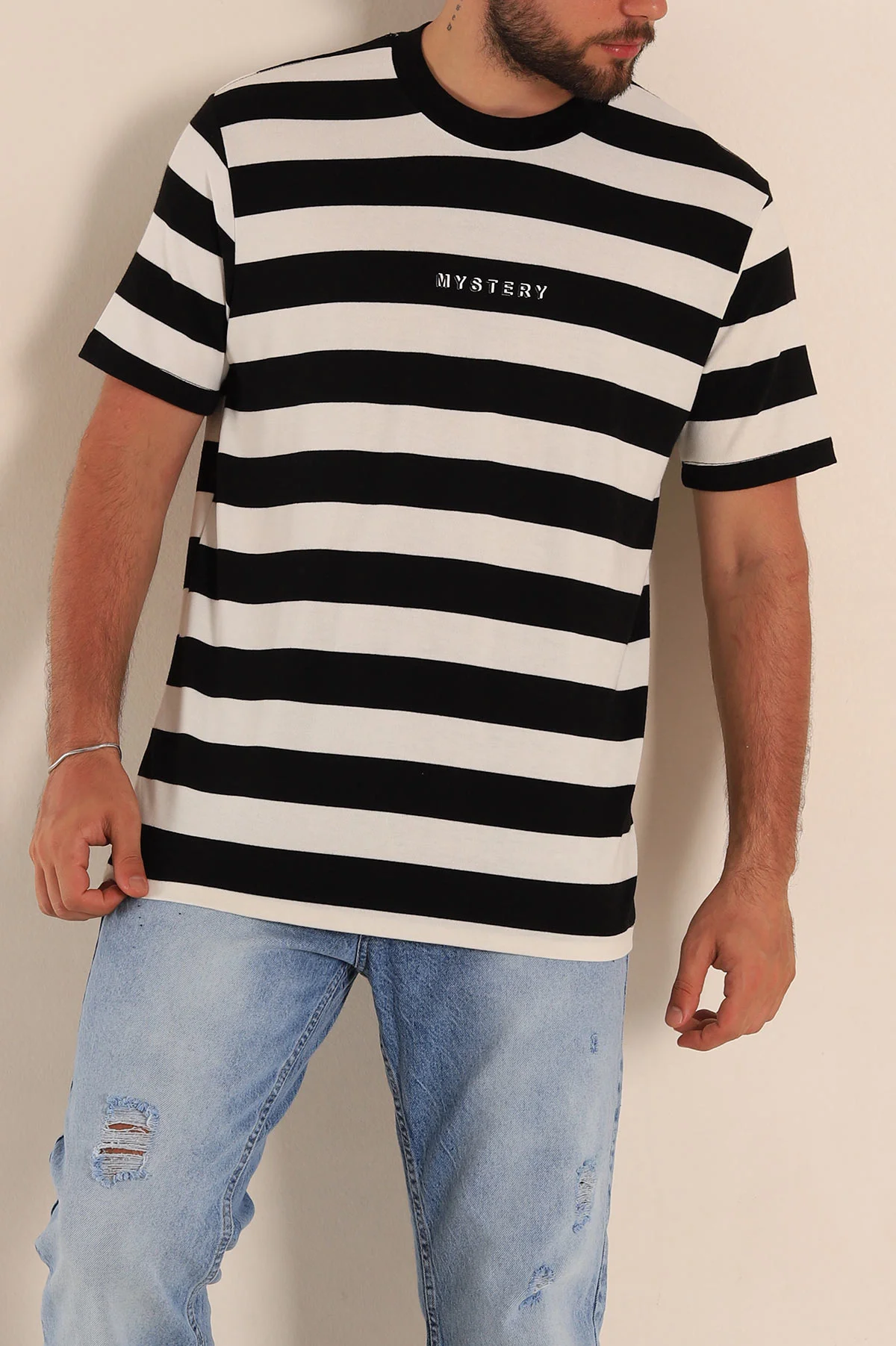 Siyah Beyaz Çizgili Relaxed Fit Yazı Detay Erkek Triko Tişört 279244
