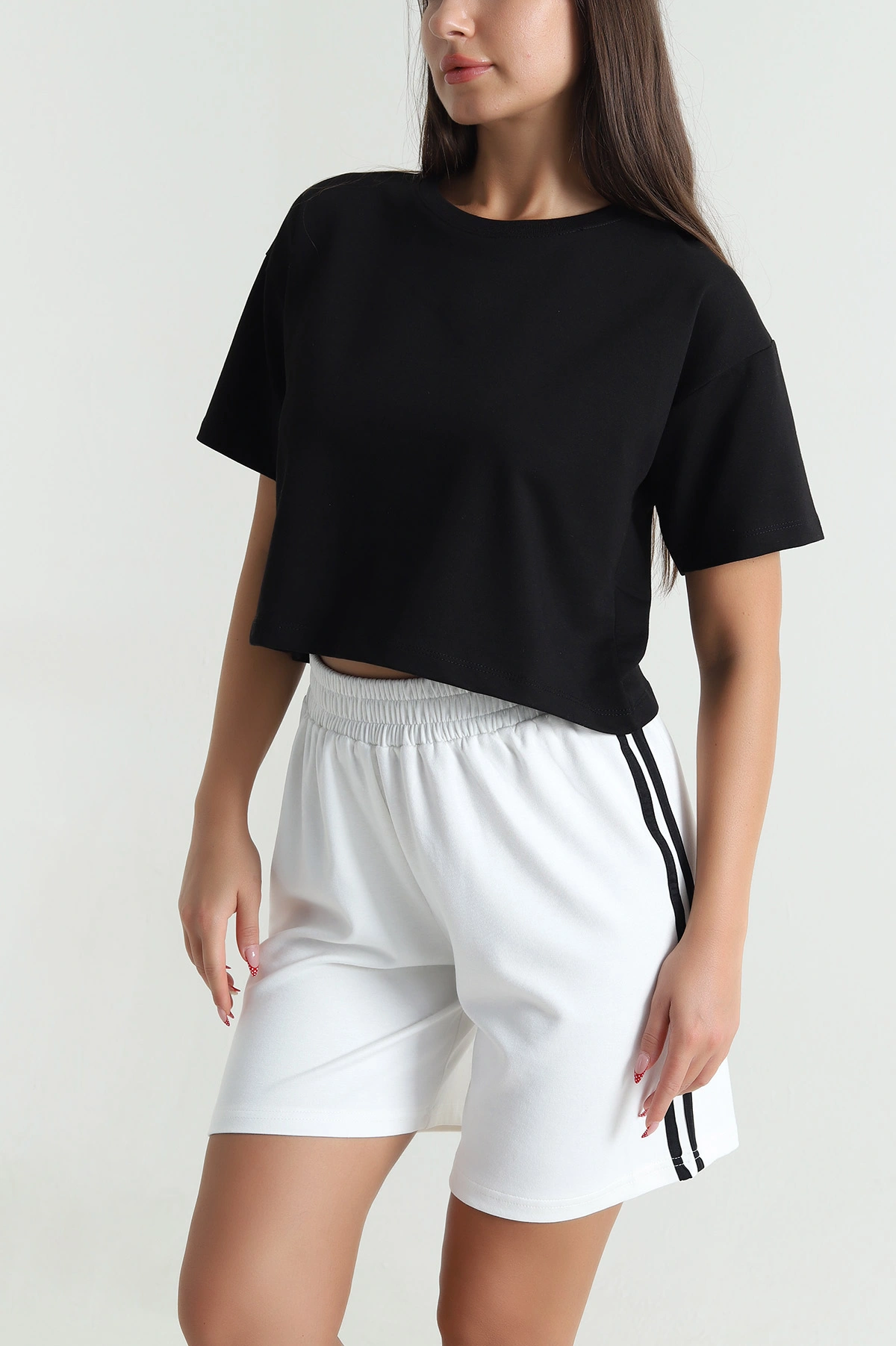 Siyah Bisiklet Yaka Kristal Kadın Crop 477582