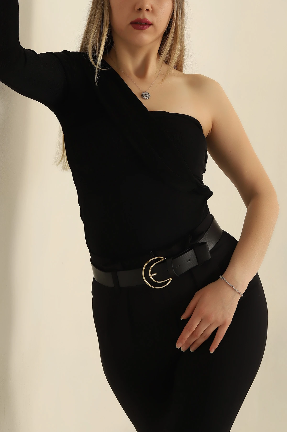 Siyah Büzgülü Buzzy Kumaş Bluz 250136