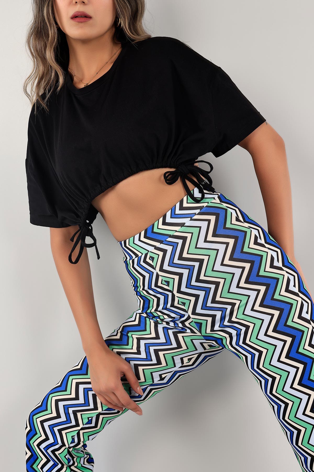 Siyah Büzgülü Crop Üst 124102