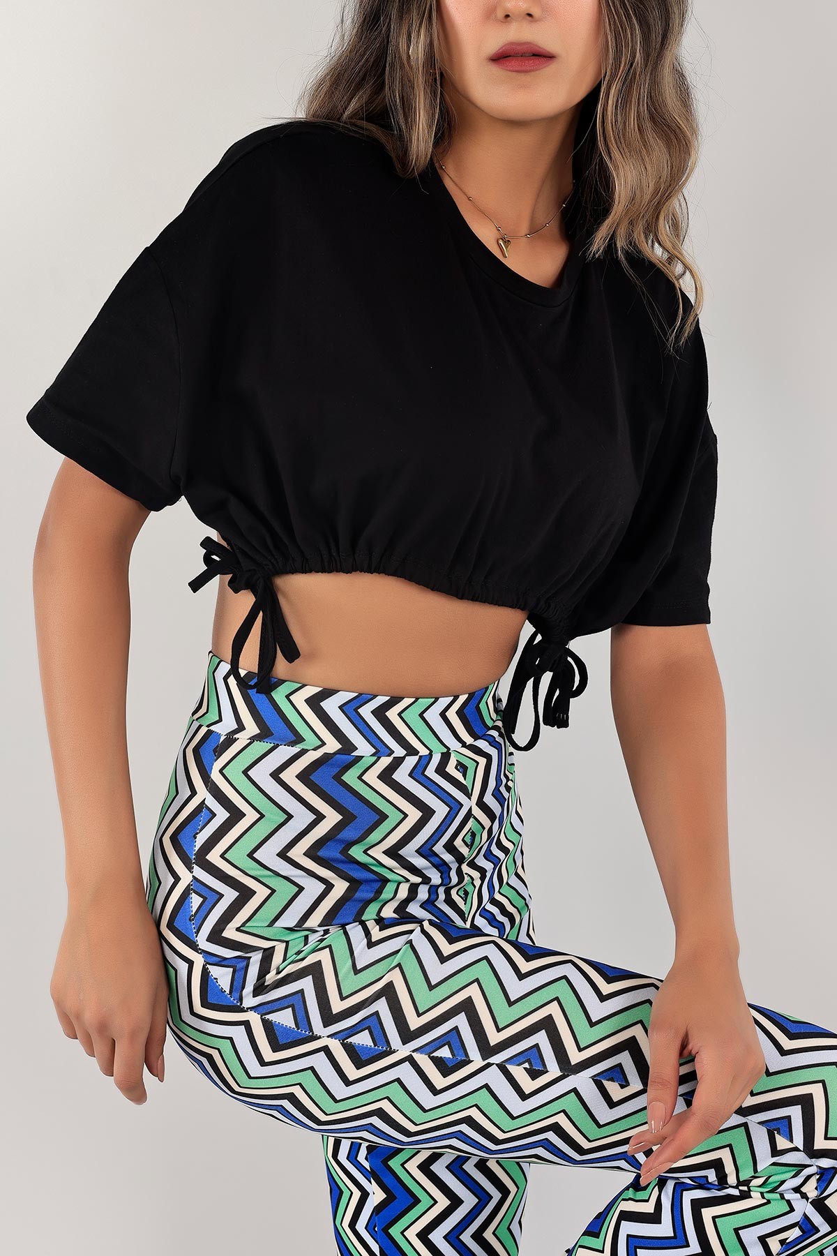 Siyah Büzgülü Crop Üst 124102
