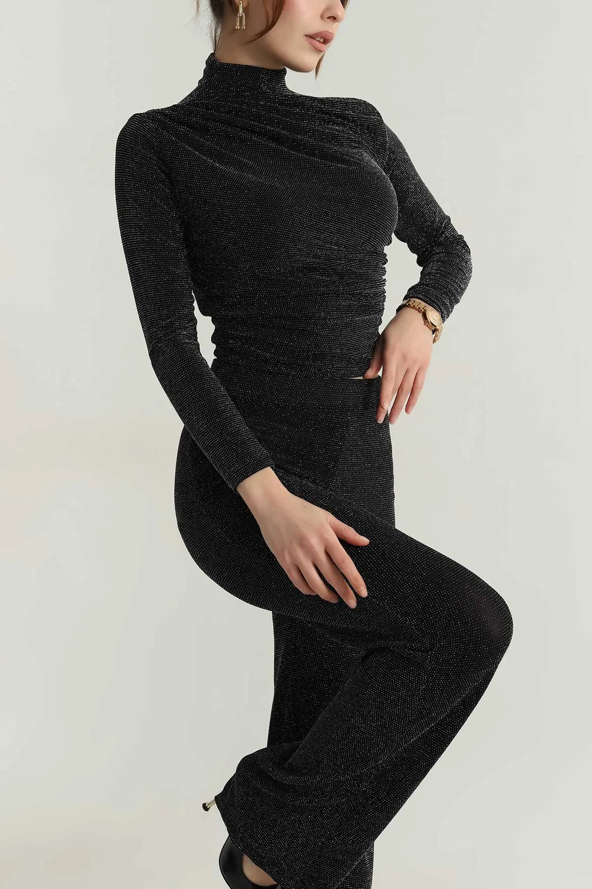 Siyah Büzgülü Işıltılı Kumaş Kadın Bluz 409482