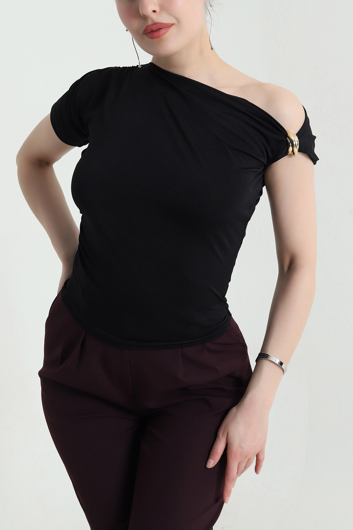 Siyah Büzgülü Tokalı Sandy Kadın Bluz 454934