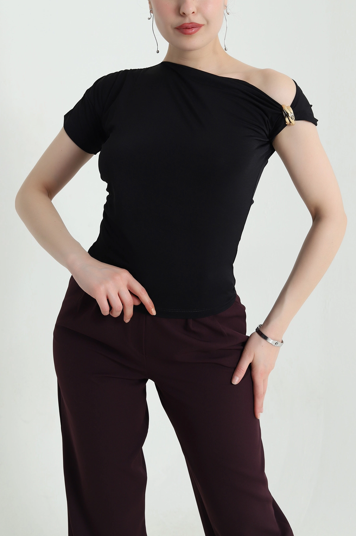 Siyah Büzgülü Tokalı Sandy Kadın Bluz 454934