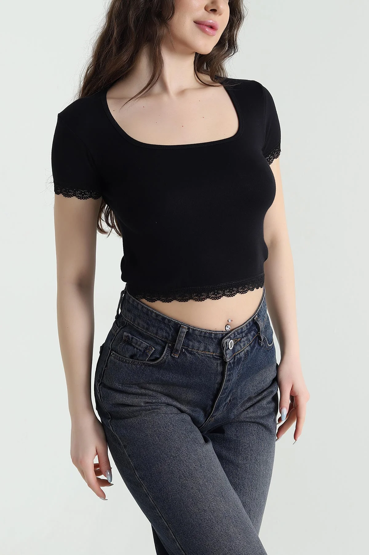 Siyah Buzzy Dantelli Kadın Crop 450541