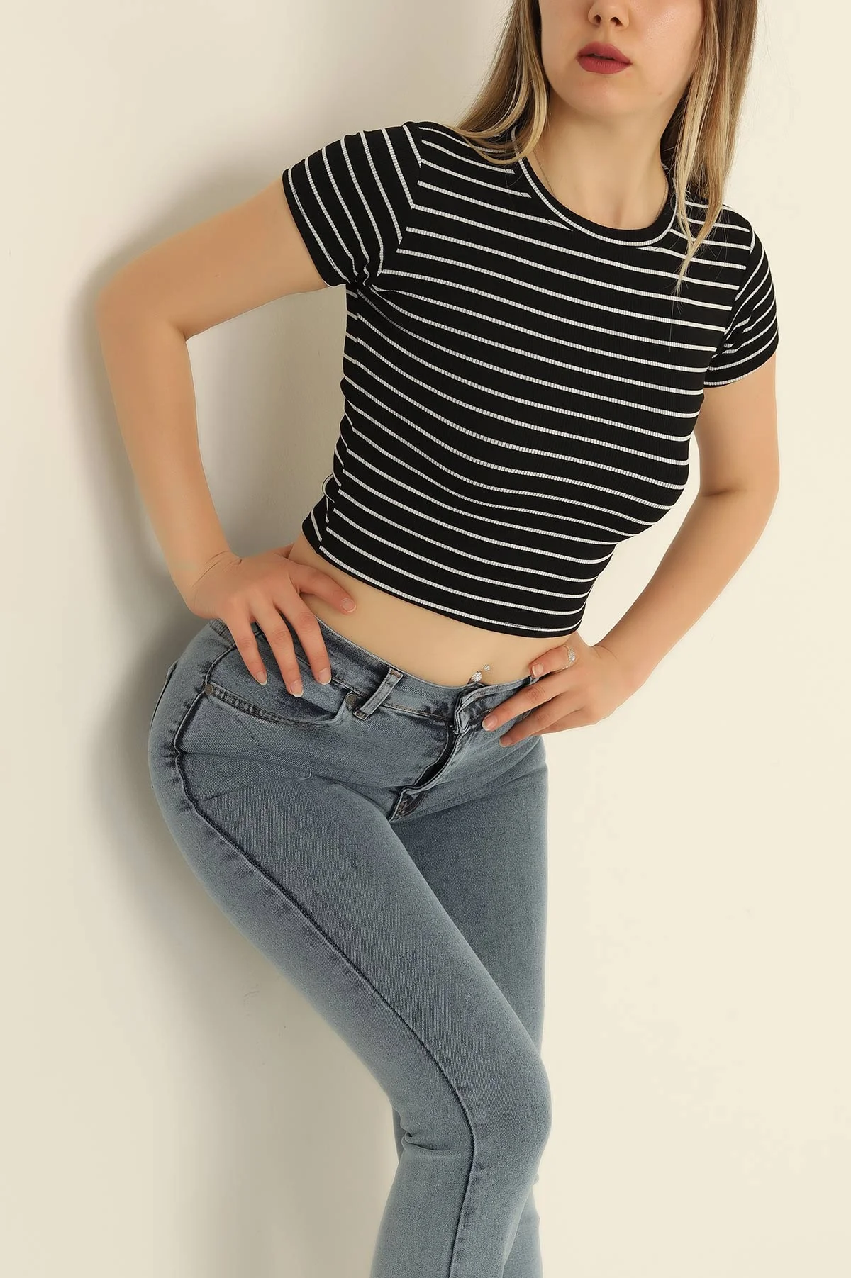 Siyah Çizgili Bisiklet Yaka Bluz 276579