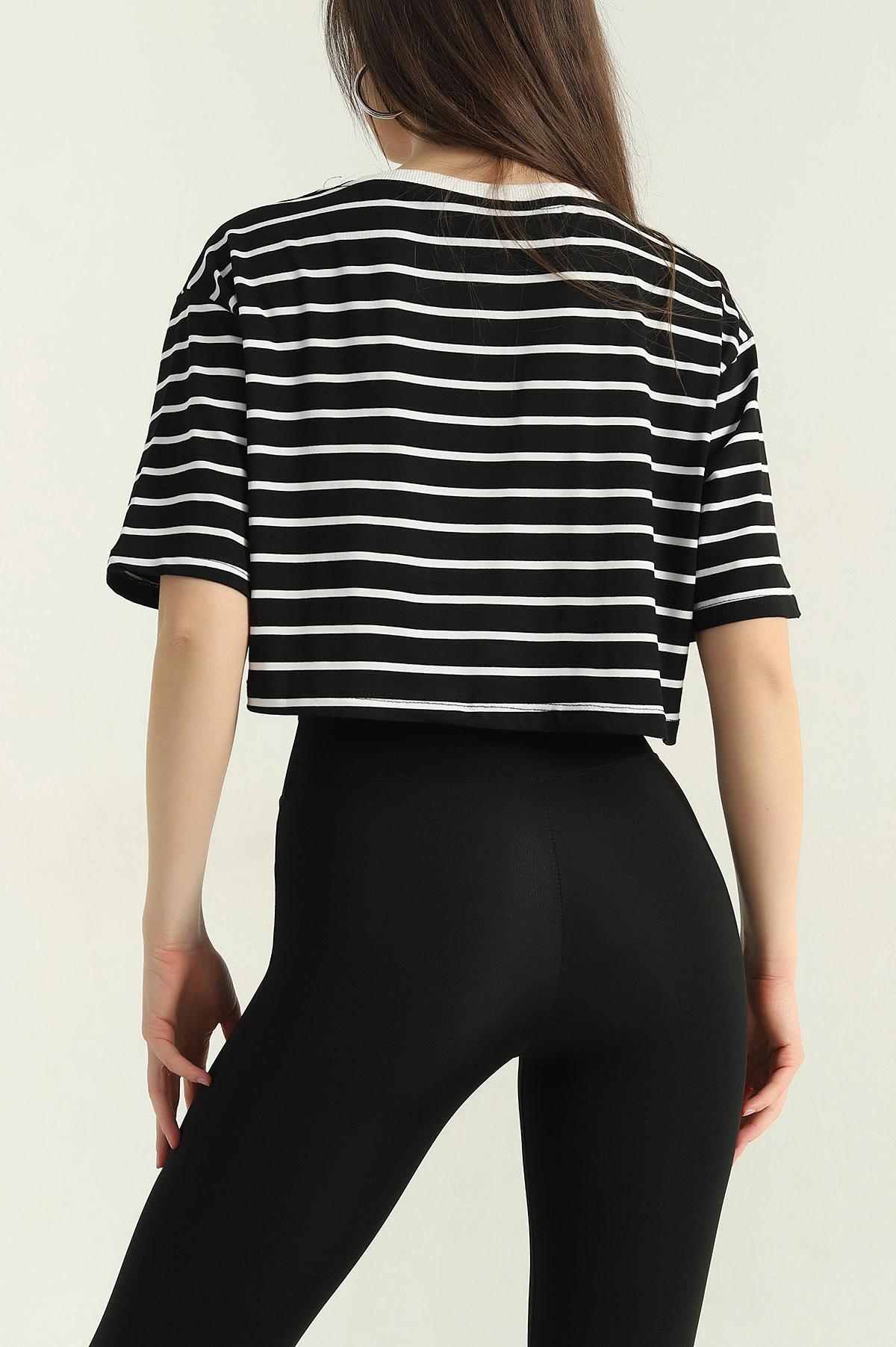 Siyah Çizgili Süprem Kadın Crop Bluz 357444