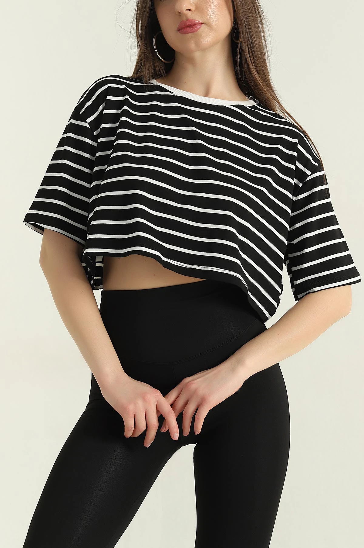 Siyah Çizgili Süprem Kadın Crop Bluz 357444