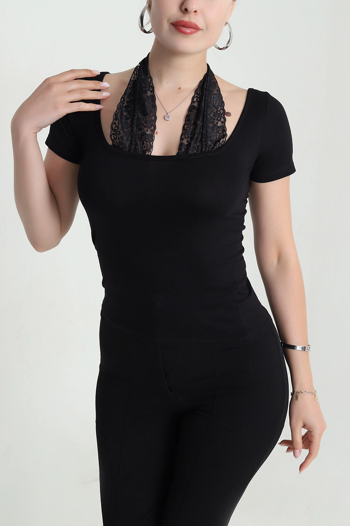 Siyah Dantel Detay Viskon Kadın Bluz 477590
