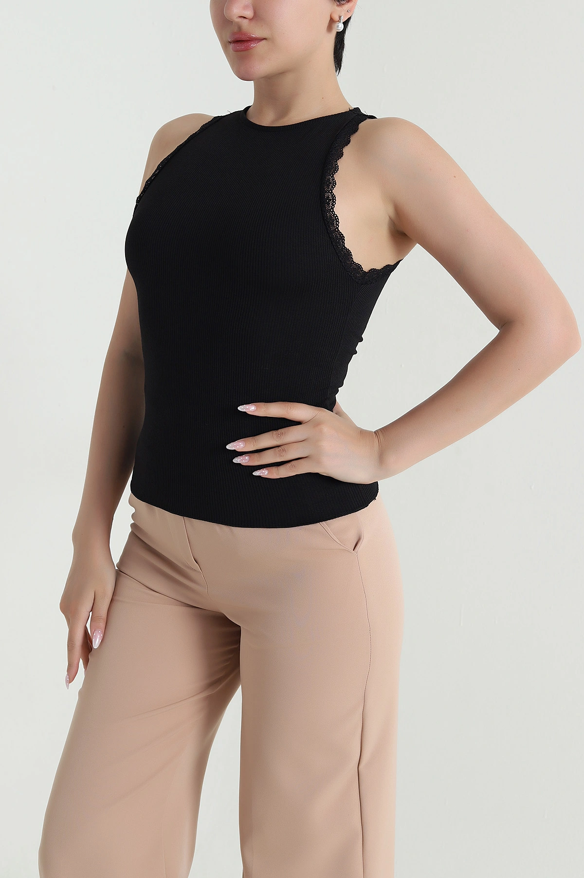 Siyah Dantelli Burgu Kadın Atlet Bluz 463014