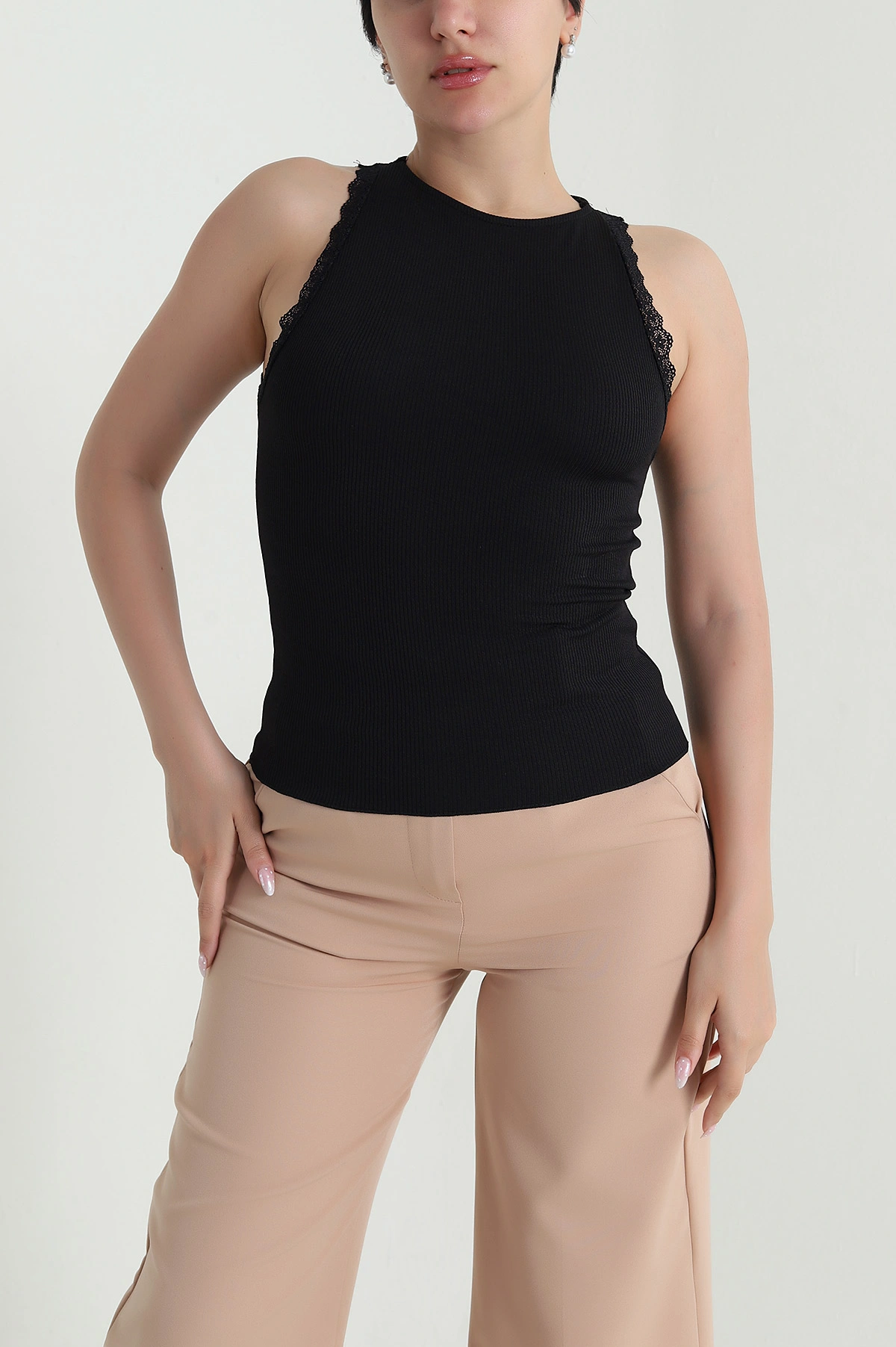 Siyah Dantelli Burgu Kadın Atlet Bluz 463014