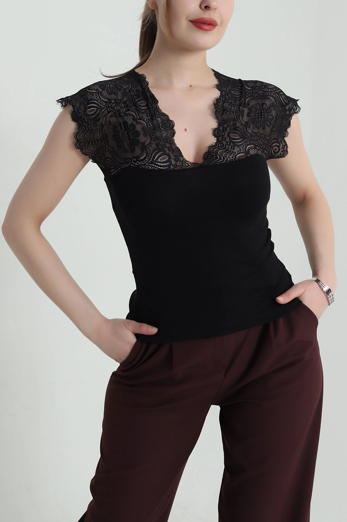 Siyah Dantelli Lİkralı Buzzy Kadın Bluz 458988