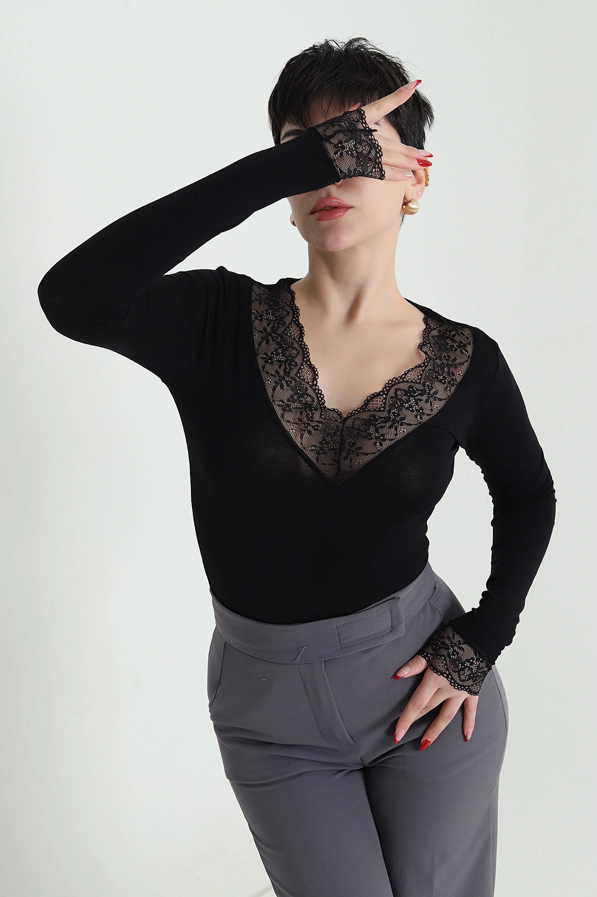 Siyah Dantelli Transparan Viskon Kadın Bluz 438011