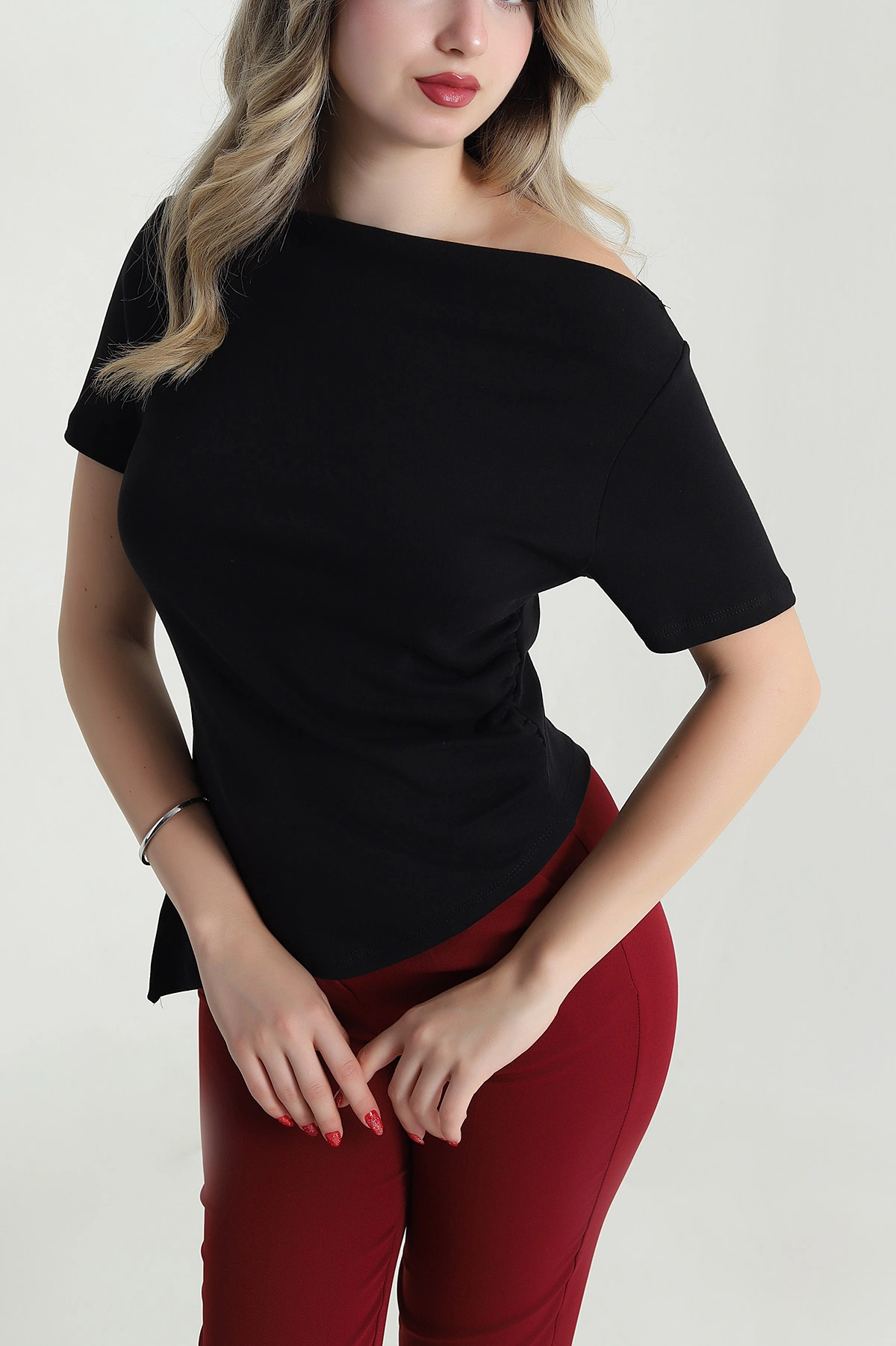 Siyah Degaje Yaka Büzgülü Yırtmaçlı Bluz 481562