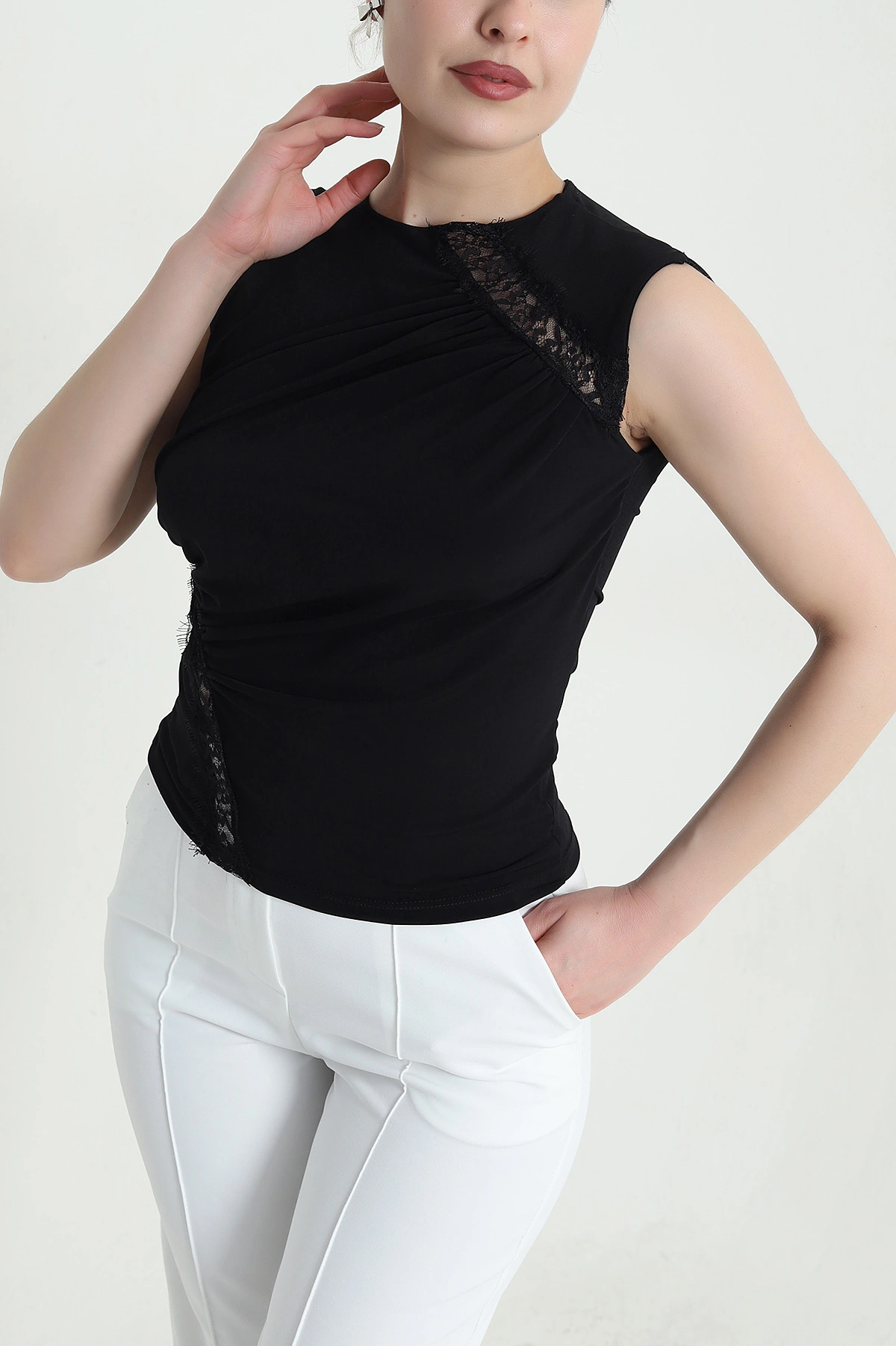 Siyah Drapeli Dantelli Sandy Kadın Bluz 452999