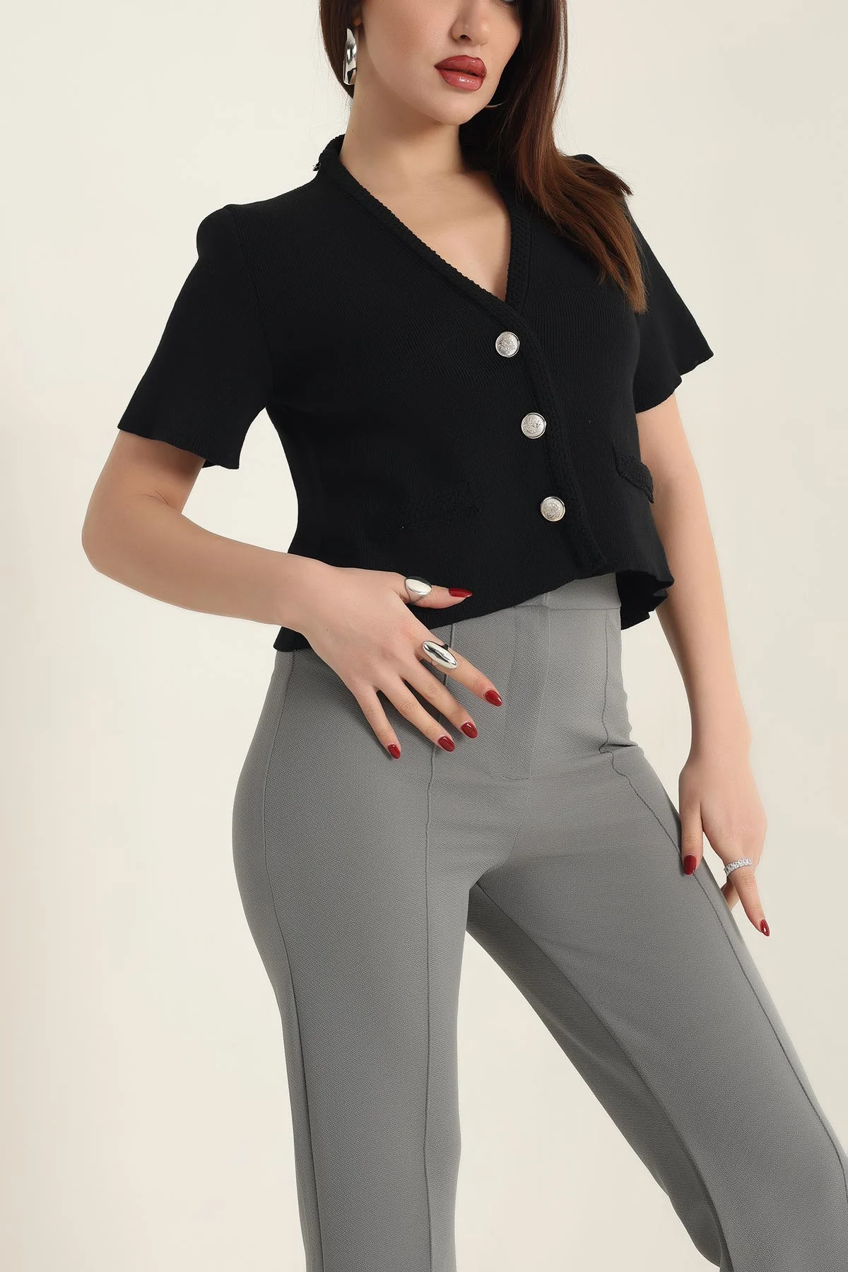 Siyah Düğmeli Kısa Kollu Triko Hırka 337472