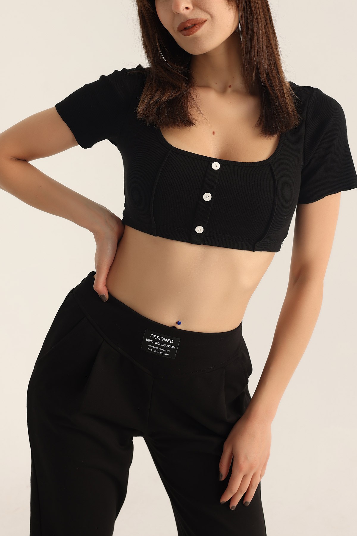 Siyah Düğmeli Likralı Crop 174173