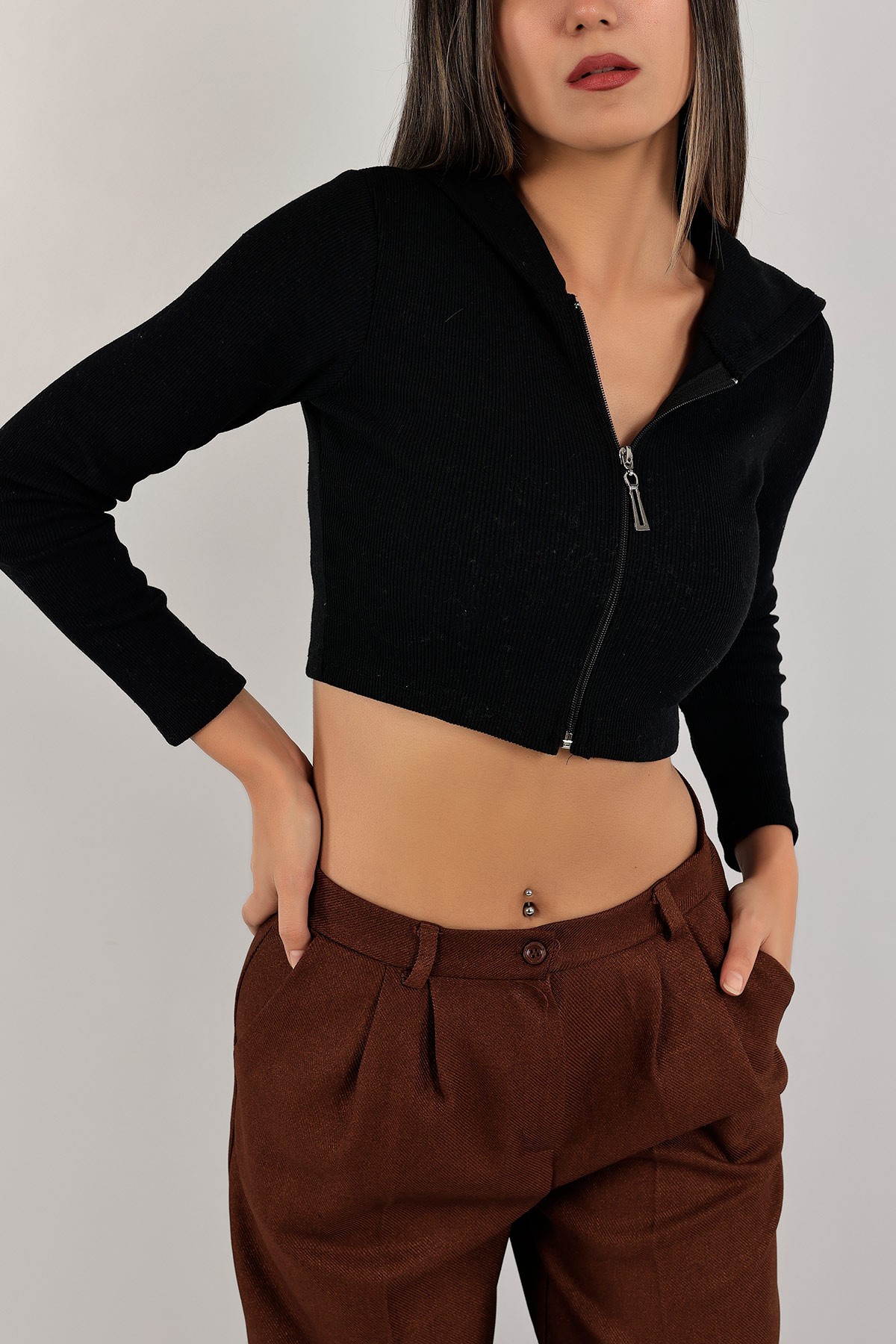 Siyah Fermuarlı Crop Üst 134410