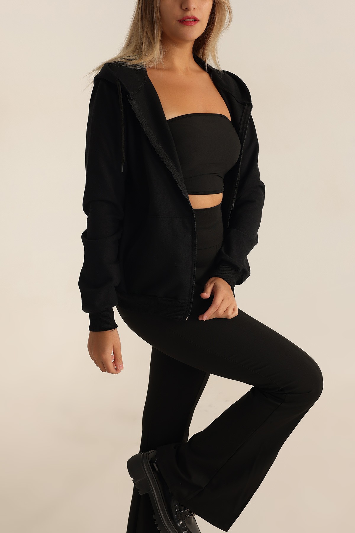 Siyah Fermuarlı İçi Şardonlu Bayan Sweat 198711