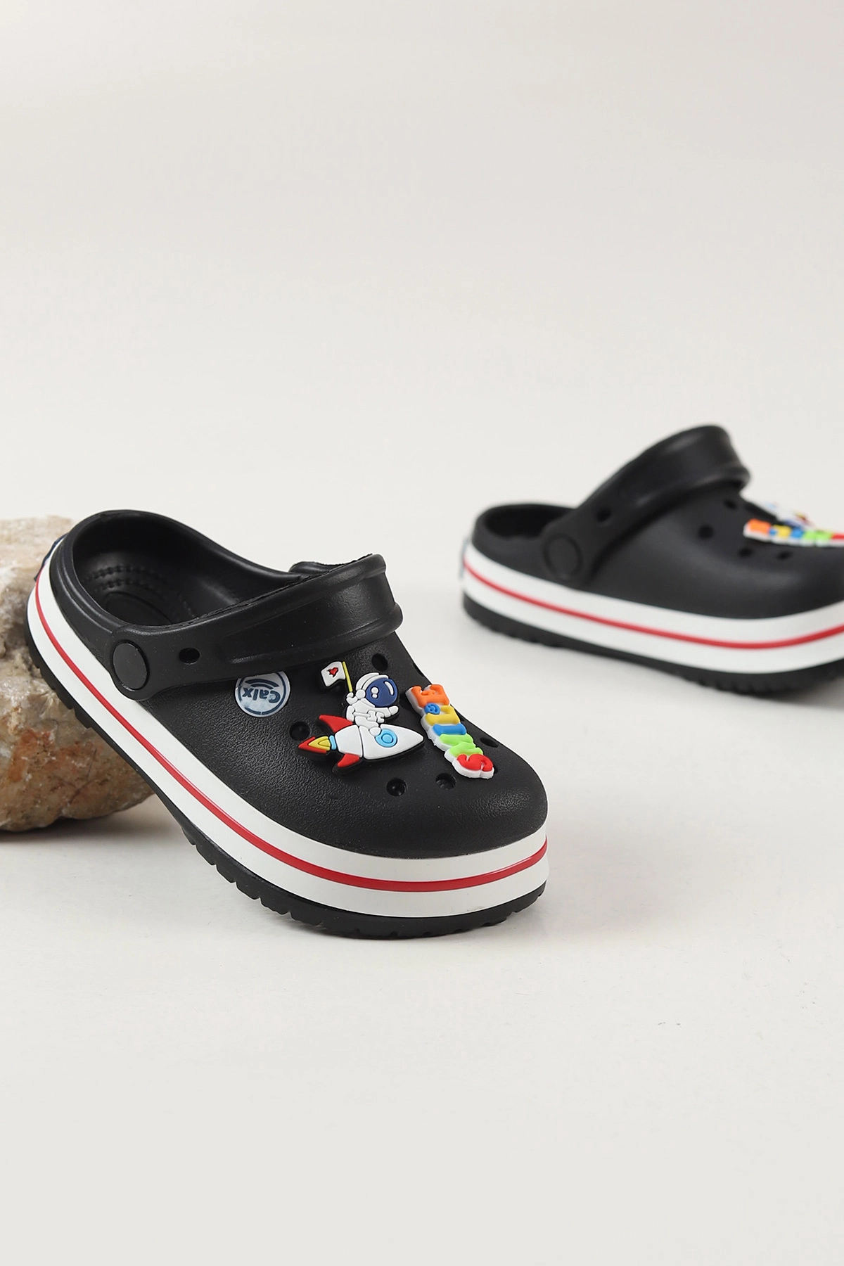Siyah Figürlü Kız Çocuk Sandalet 462426