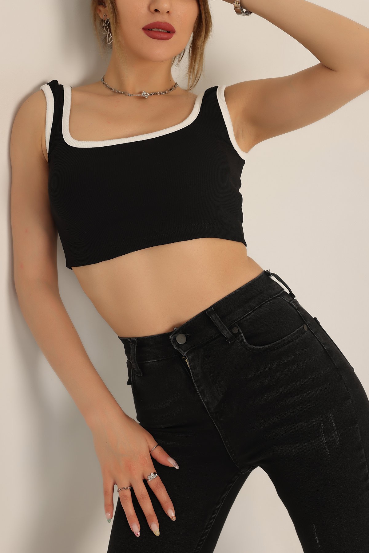Siyah Fitilli Likralı Crop Üst 180285