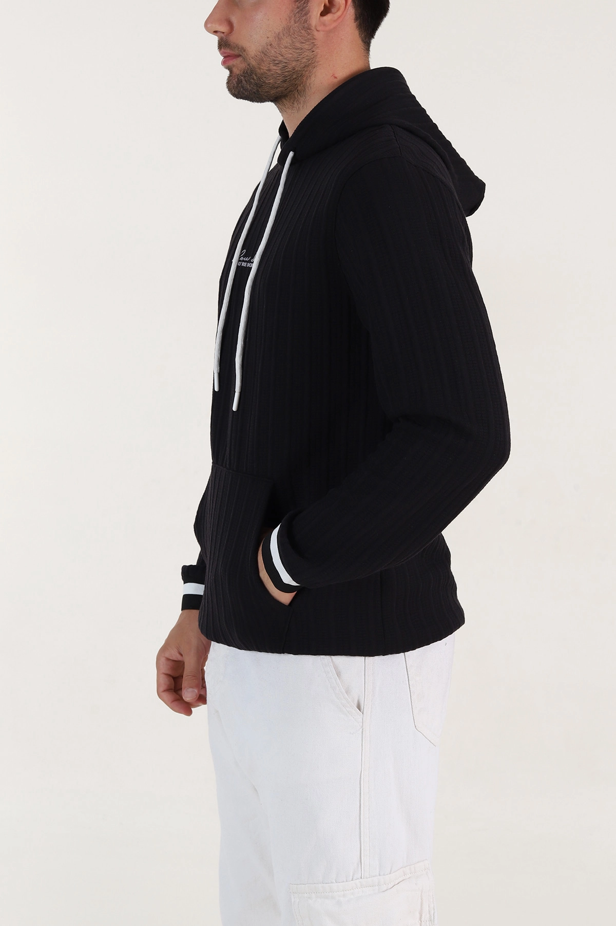 Siyah Fitilli Yazı Detaylı Kapüşonlu Erkek Sweatshirt 396196