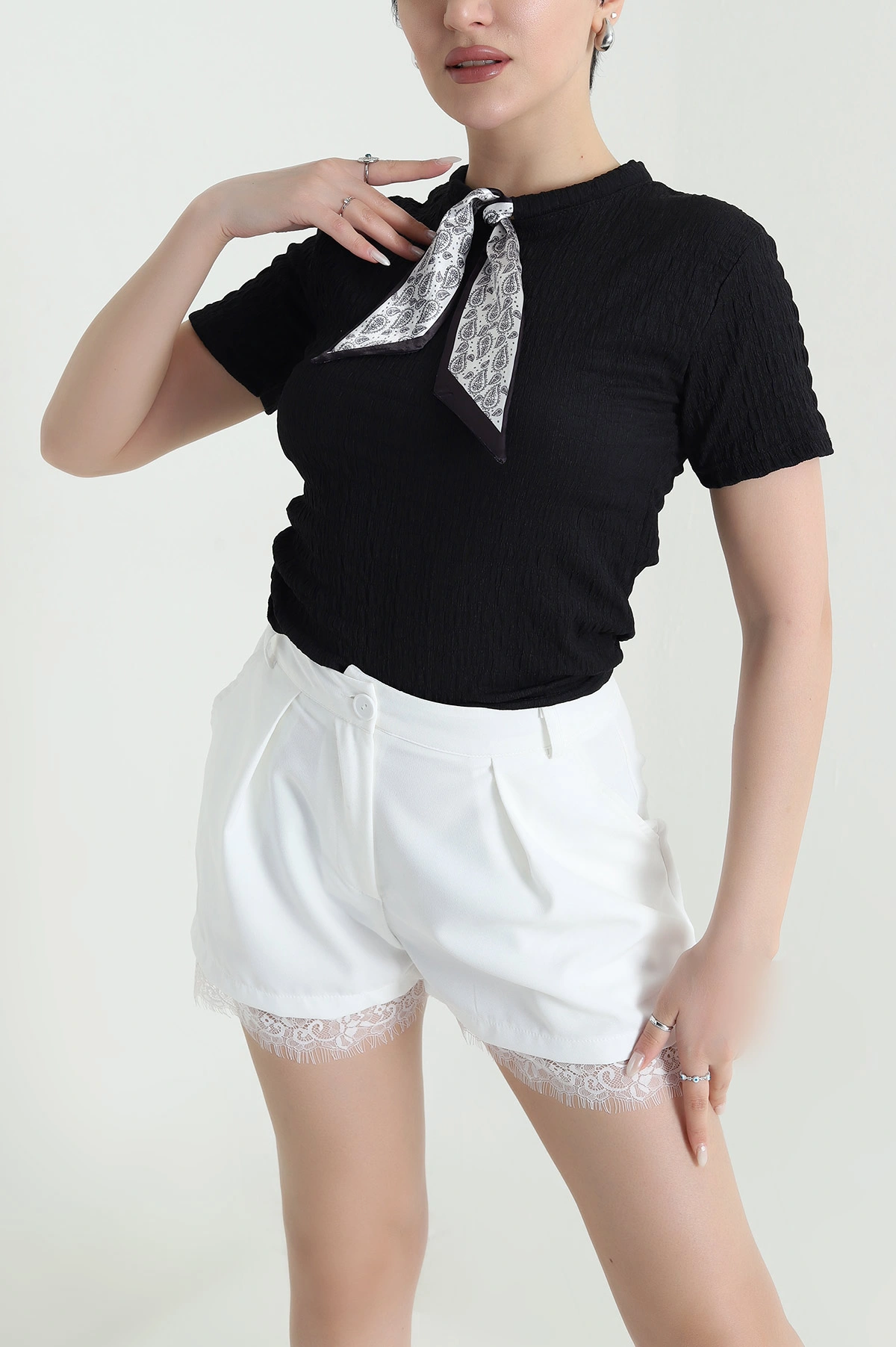 Siyah Fularlı Gofre Kadın Bluz 448476