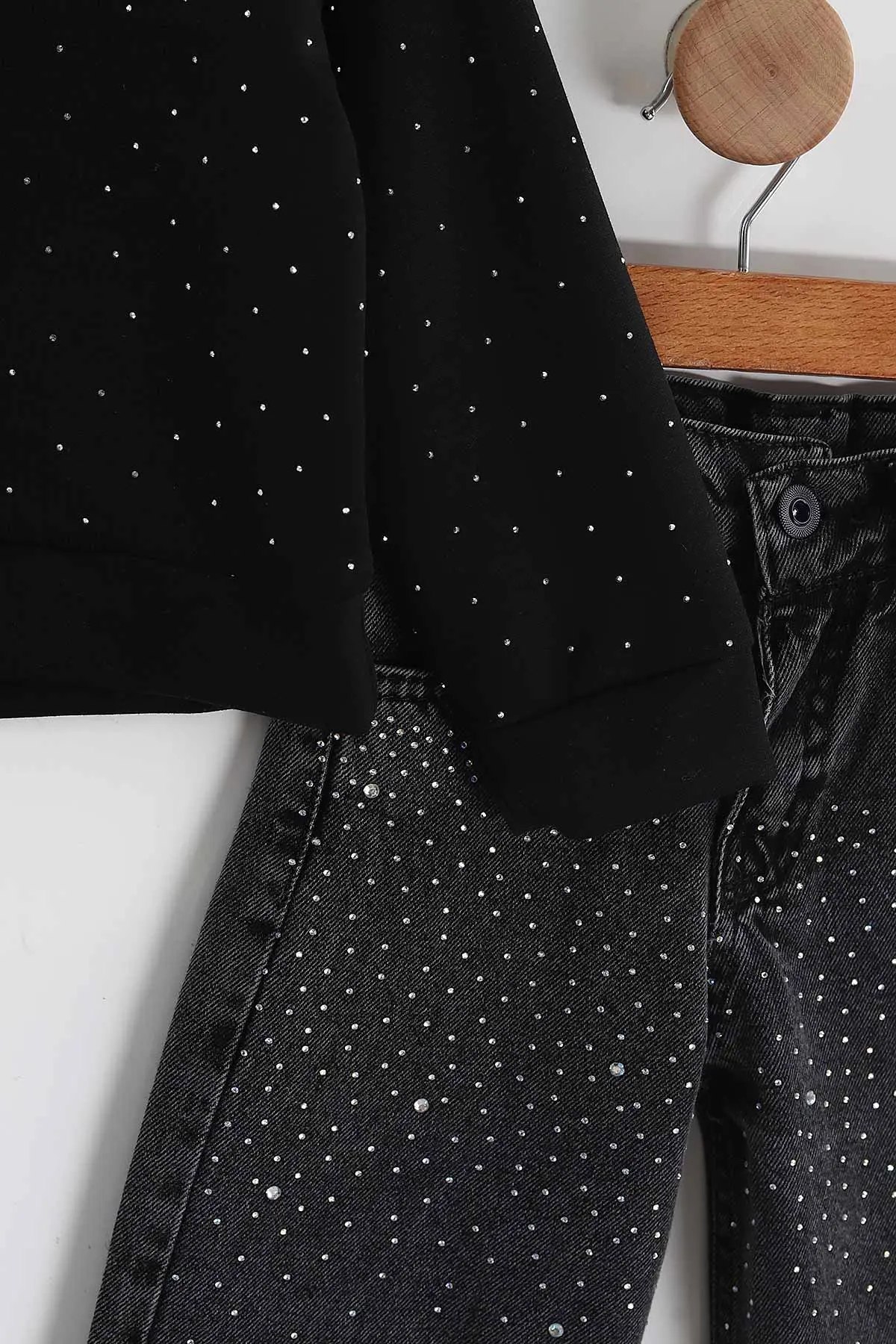 Siyah Füme (3-10 Yaş) Taş Baskılı Oysho Sweatli Kot Pantolonlu Kız Çocuk 2'li Takım 440169