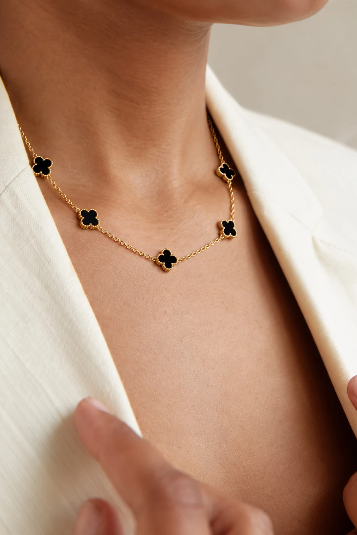 Siyah Gold Küçük Boy Mineli Gümüş Van Cleef Çelik Kolye 488028
