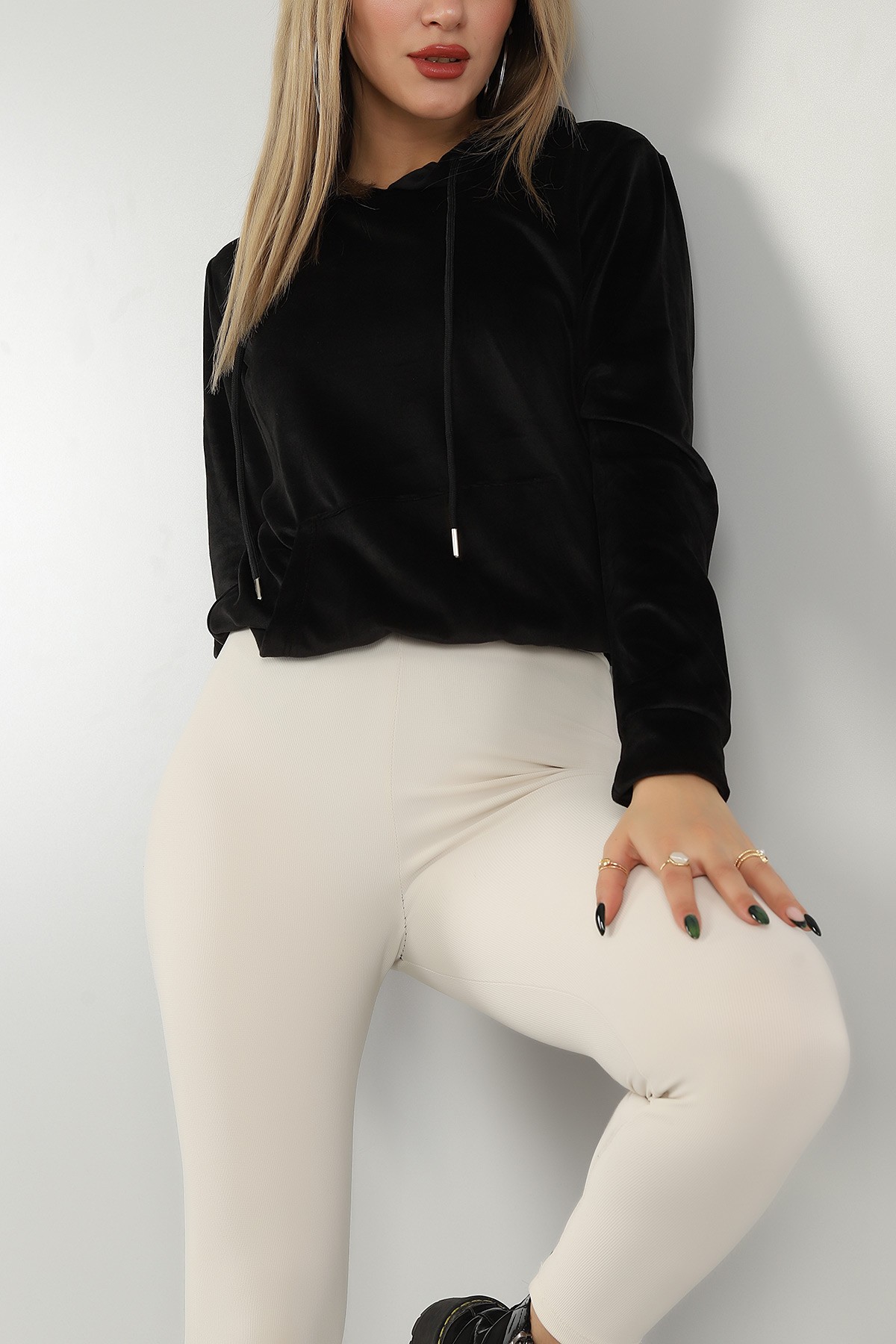 Siyah Kadife Kapüşonlu Bayan Sweat 147283
