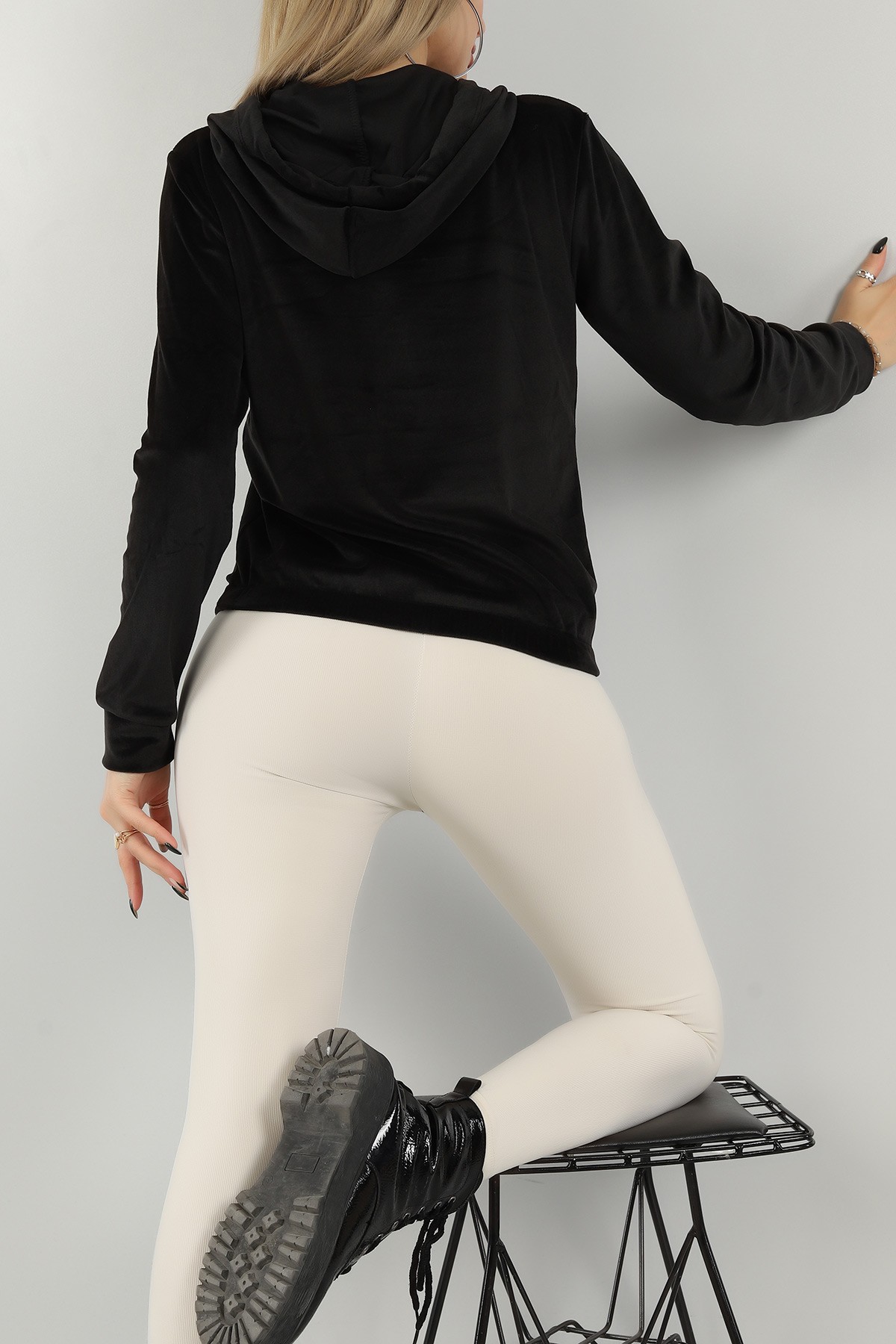 Siyah Kadife Kapüşonlu Bayan Sweat 147283