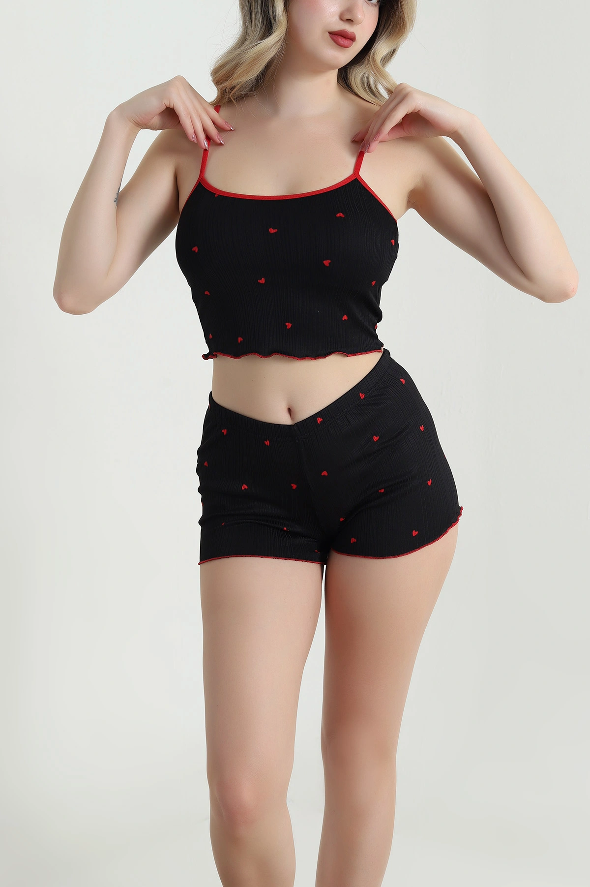 Siyah Kalp Desenli Askılı Kadın Şortlu Pijama Takımı 466385