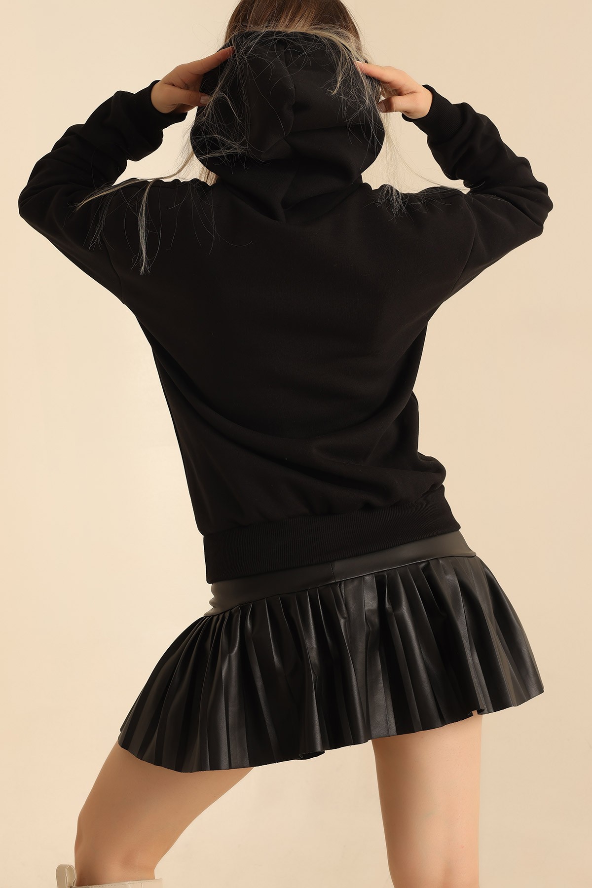 Siyah Kalp Nakışlı Şardonlu Sweat 217553