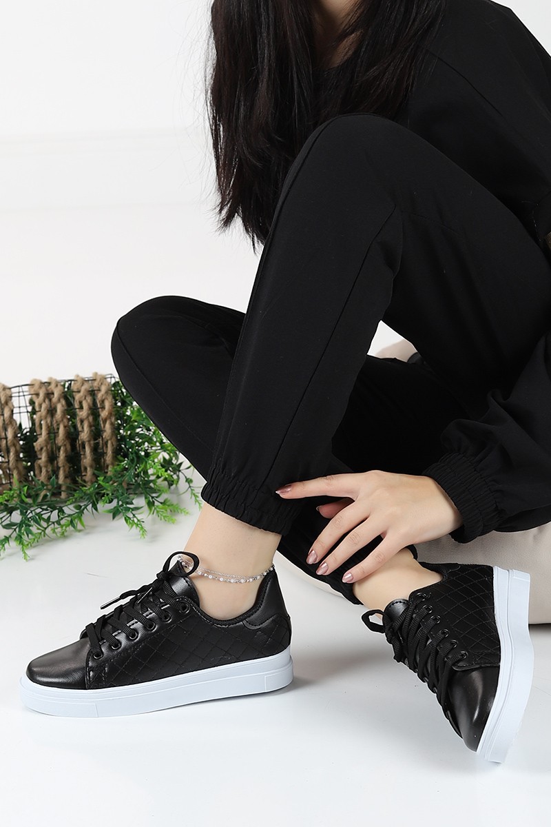 Siyah Kapitone Spor Ayakkabı 82625