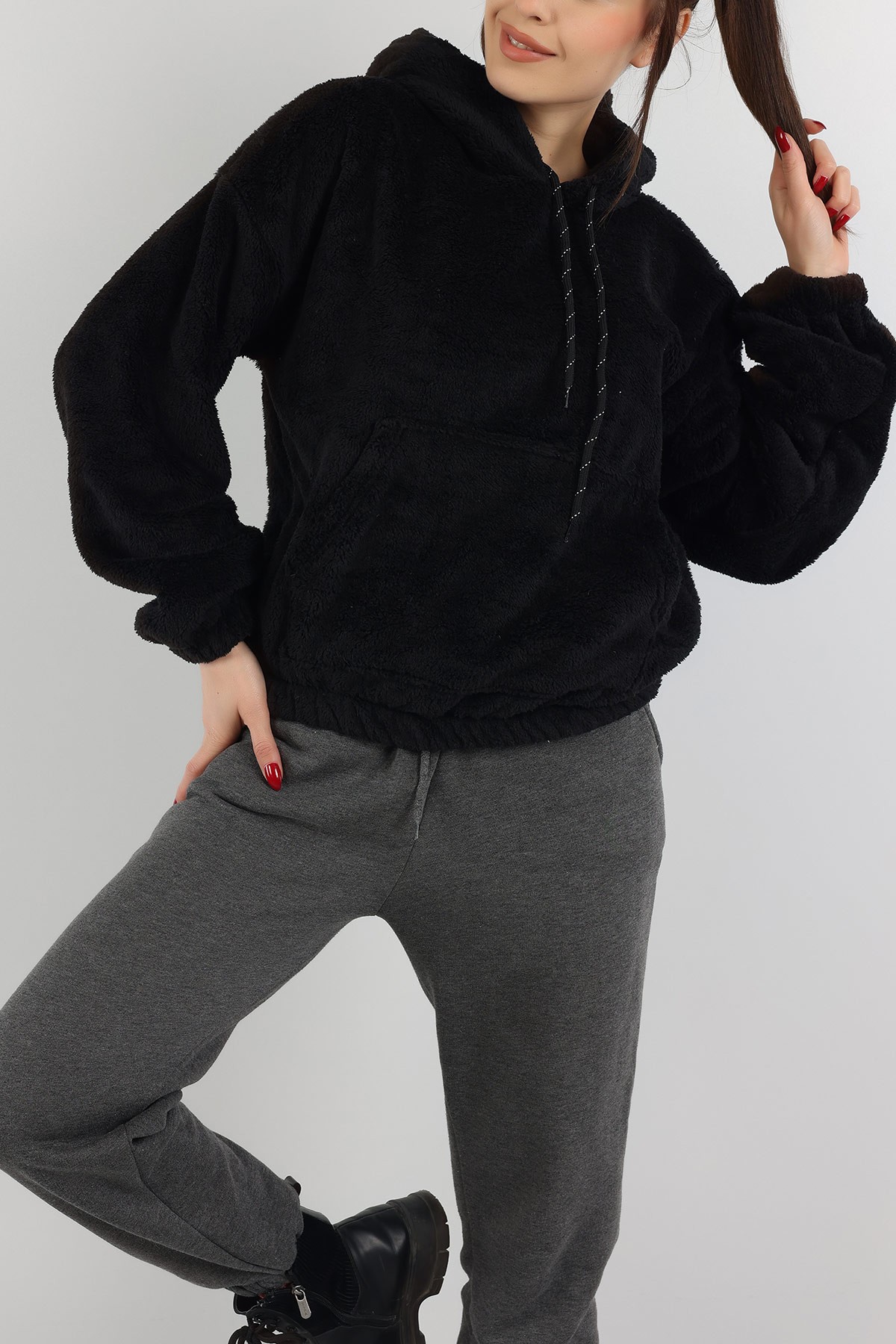 Siyah Kapüşonlu Cepli Yumoş Sweat 151234