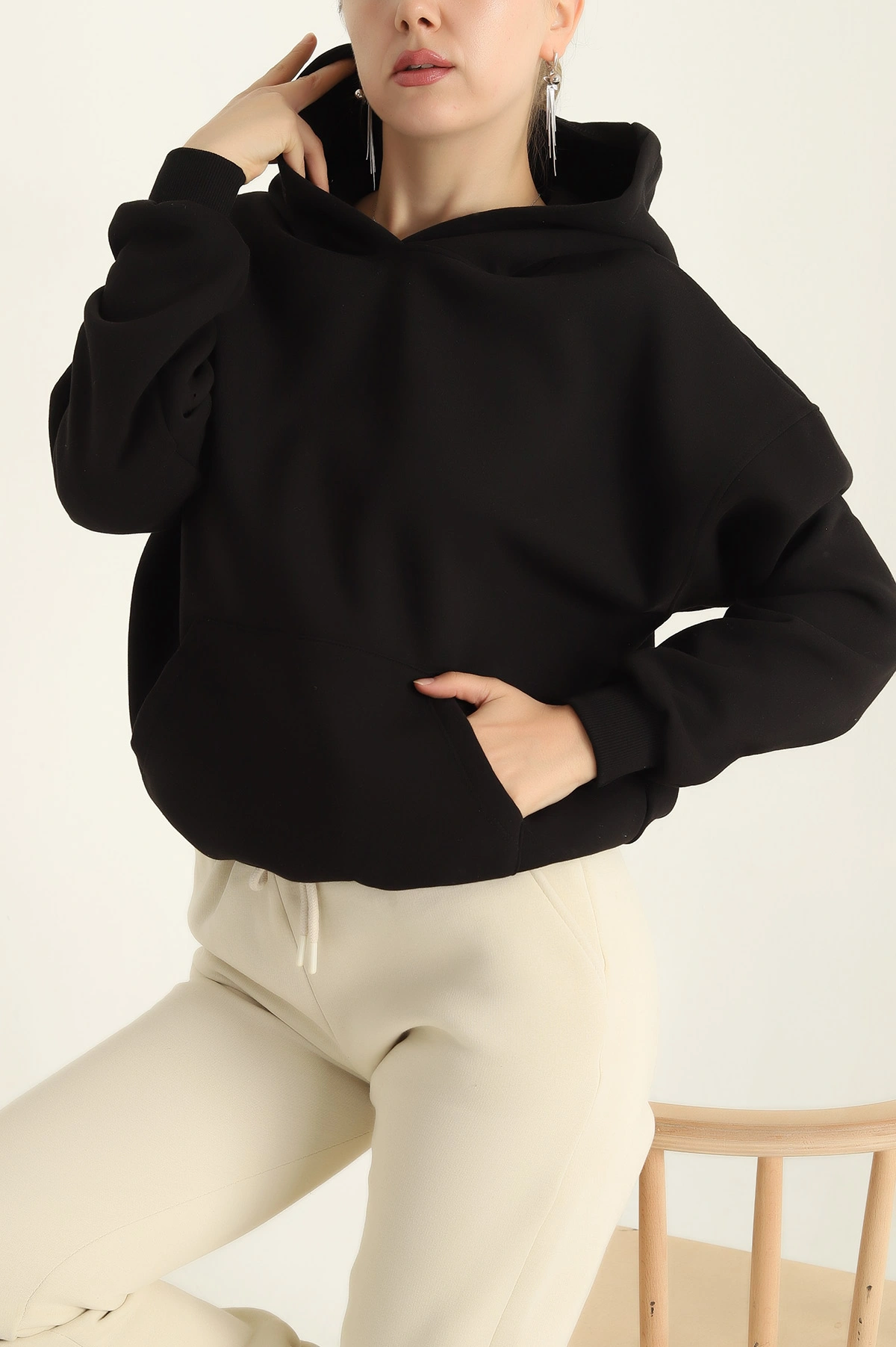 Siyah Kapüşonlu İçi Şardonlu Basic Sweat 292840