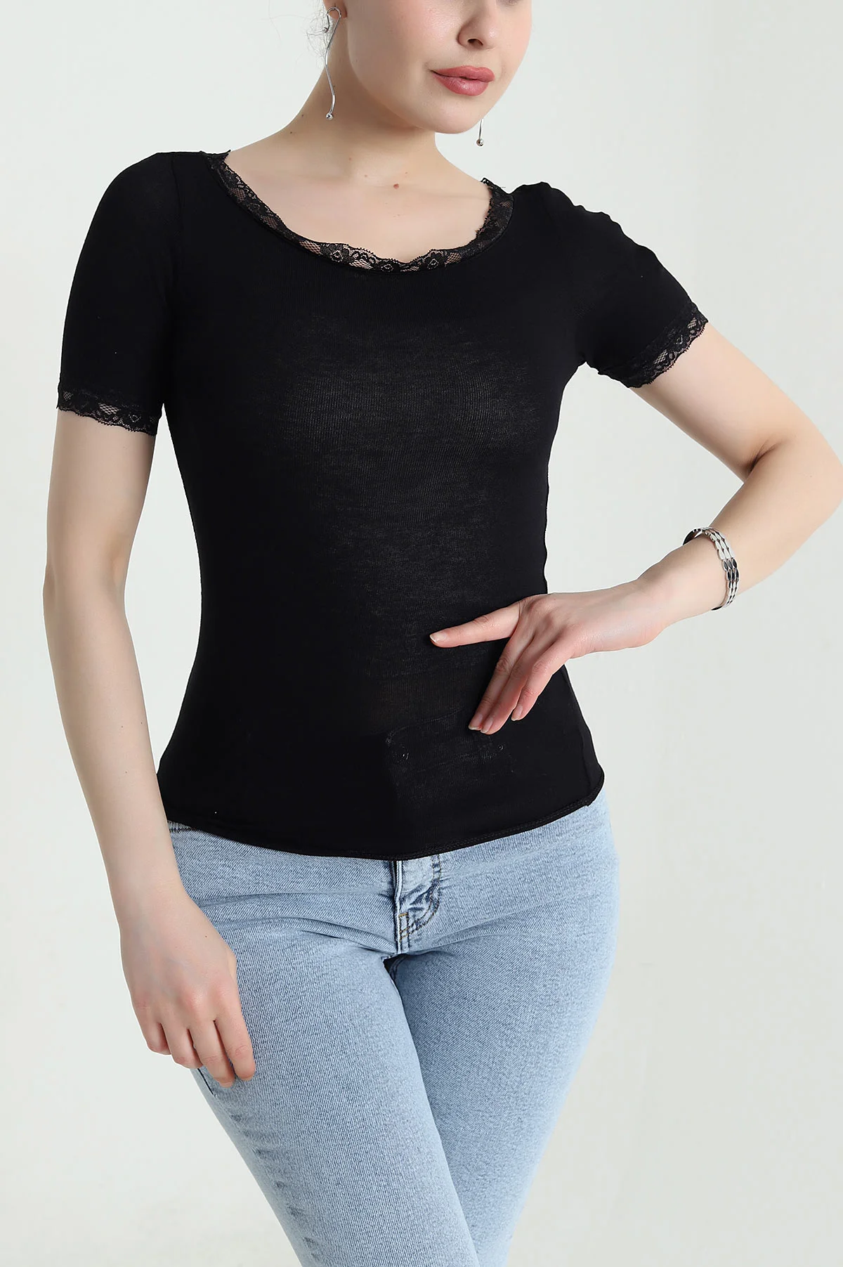 Siyah Kayık Yaka Dantelli Kadın Viskon Bluz 456711