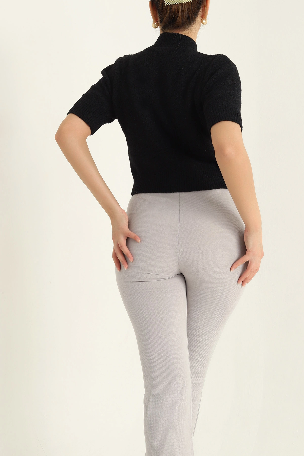 Siyah Kısa Kol Keçe Sakal Triko Bluz 316638