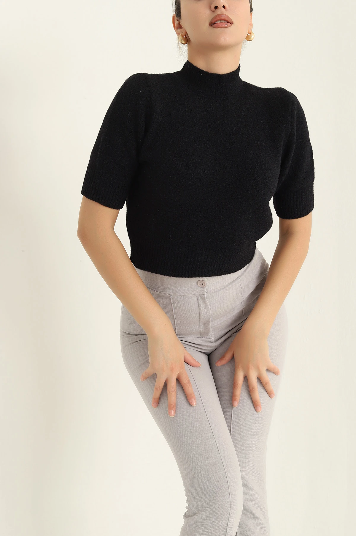 Siyah Kısa Kol Keçe Sakal Triko Bluz 316638