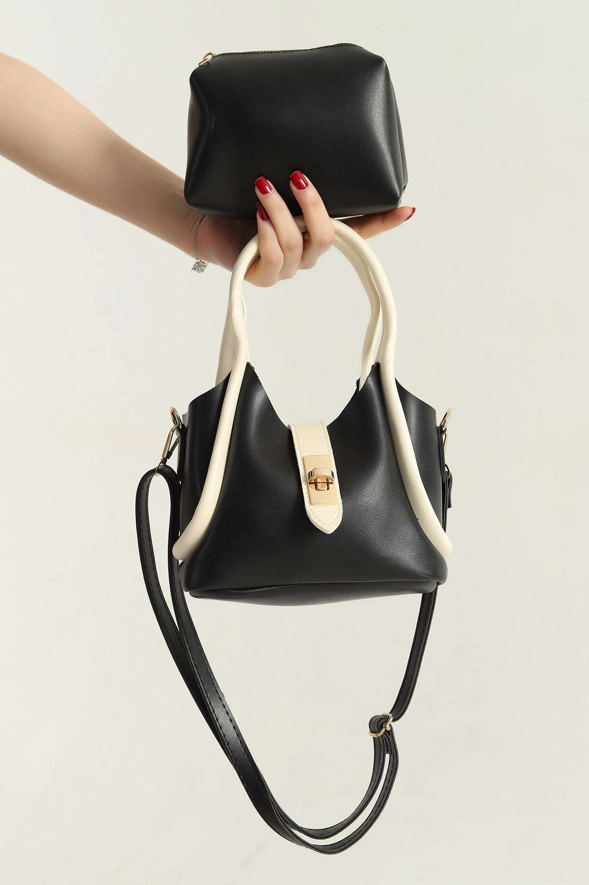 Siyah Krem Kilit Kapaklı Cüzdan Detaylı Kadın El Kol ve Omuz Çantası 338053