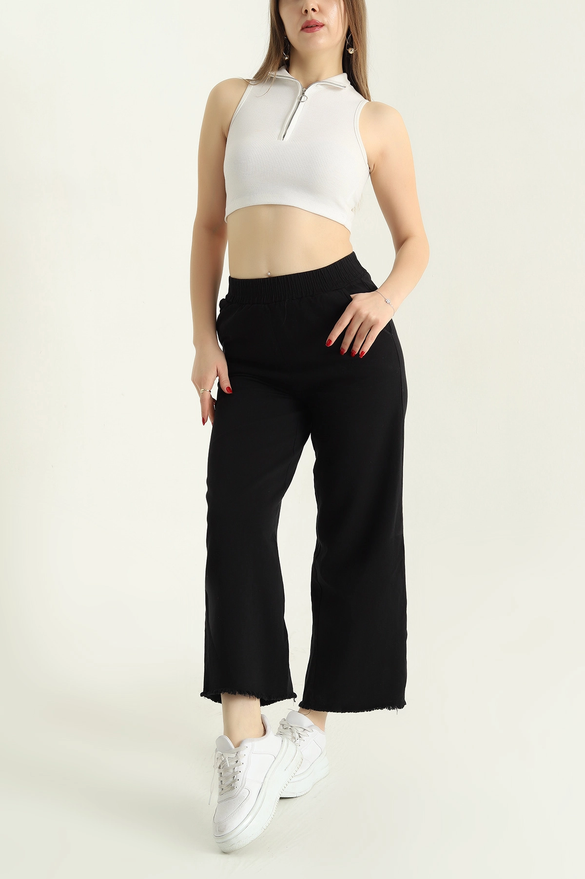 Siyah Lazer Kesim Bel Lastikli Bayan Gabardin Pantolon 332714